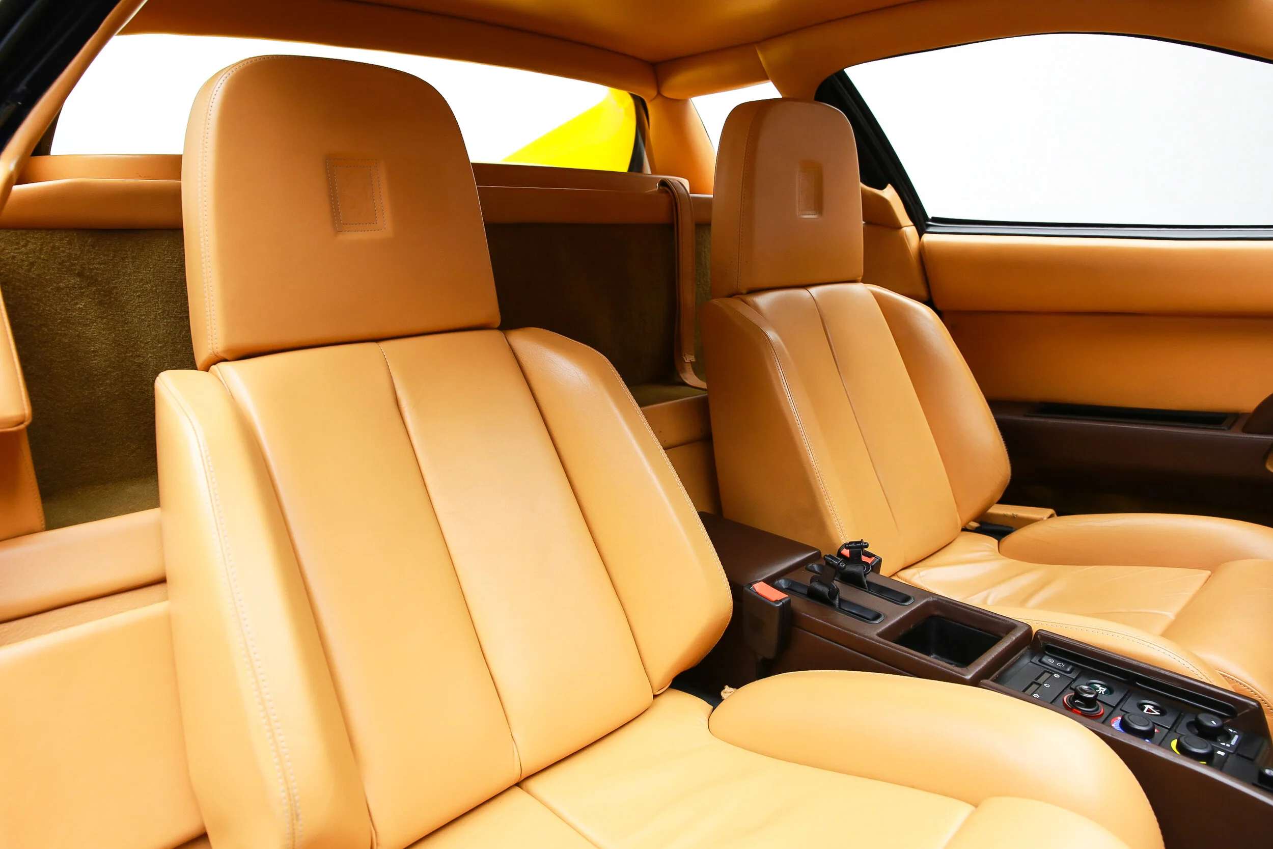 ROBERT_BASSAM_FERRARI_TESTAROSSA_1990_YELLOW (47).jpg