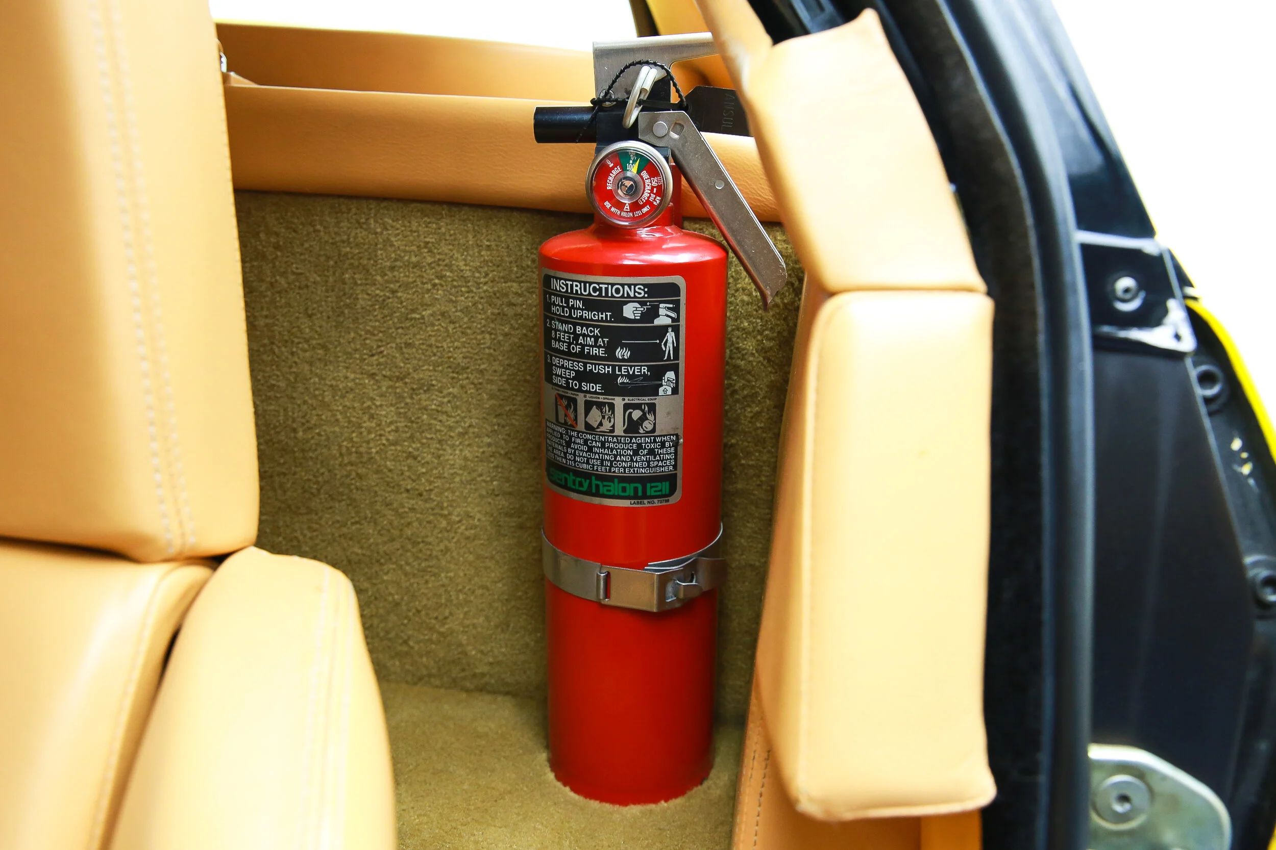 ROBERT_BASSAM_FERRARI_TESTAROSSA_1990_YELLOW (49).jpg