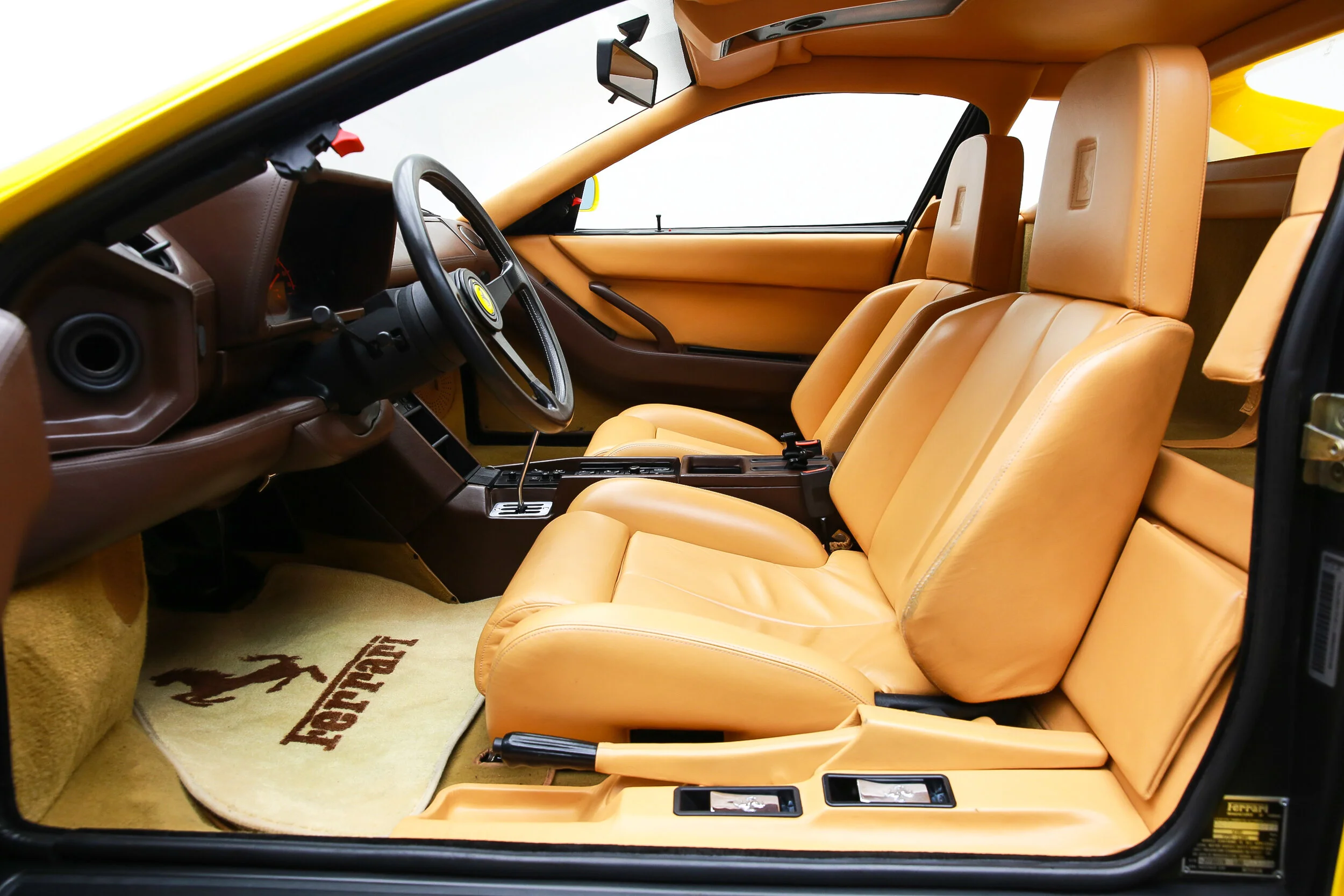 ROBERT_BASSAM_FERRARI_TESTAROSSA_1990_YELLOW (54).jpg