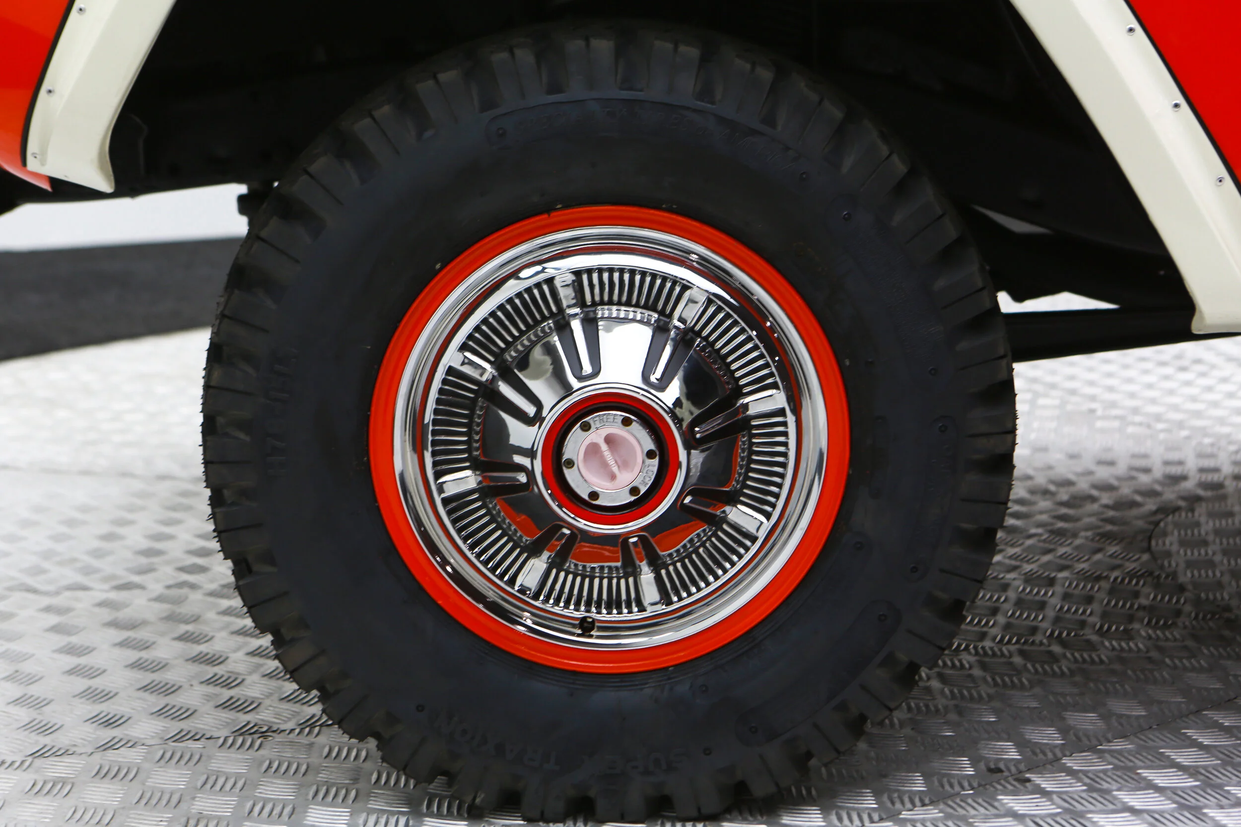ROBERT_BASSAM_FORD_BRONCO_1968_ORANGE (41).jpg