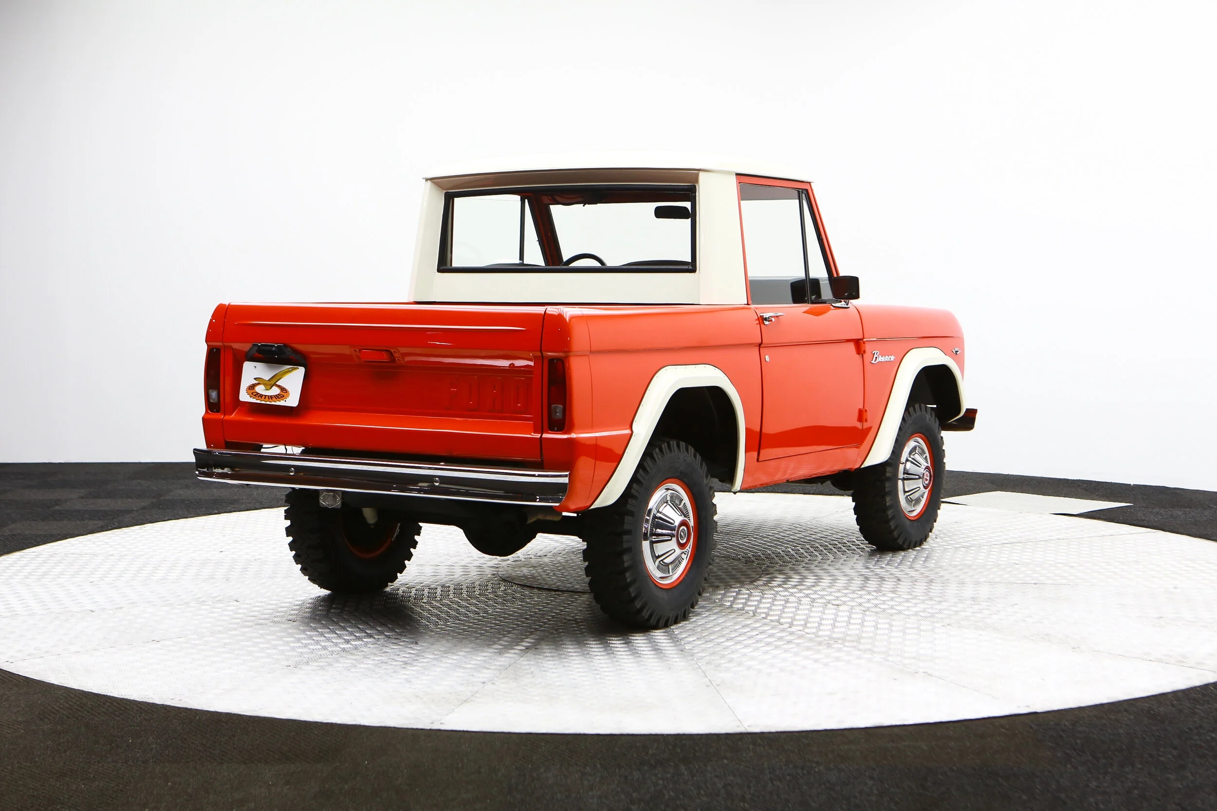 ROBERT_BASSAM_FORD_BRONCO_1968_ORANGE (43).jpg