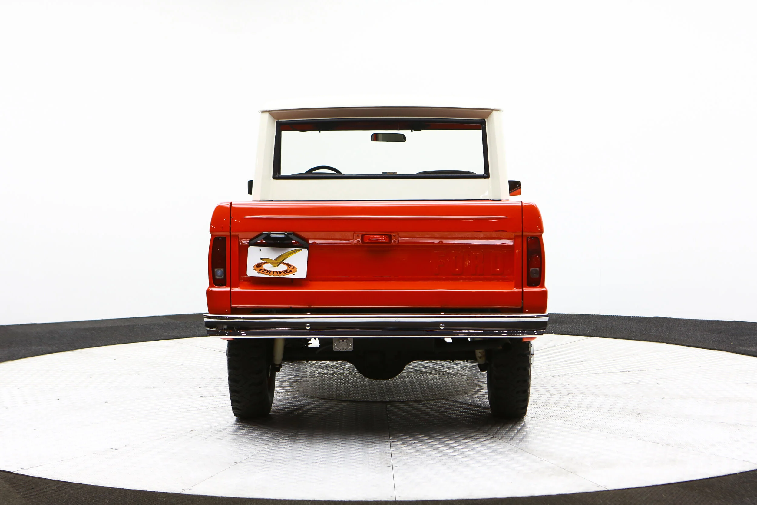 ROBERT_BASSAM_FORD_BRONCO_1968_ORANGE (44).jpg