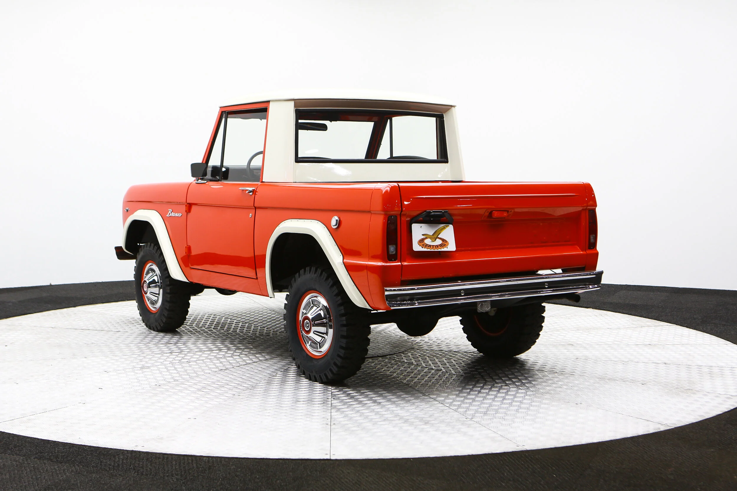 ROBERT_BASSAM_FORD_BRONCO_1968_ORANGE (45).jpg