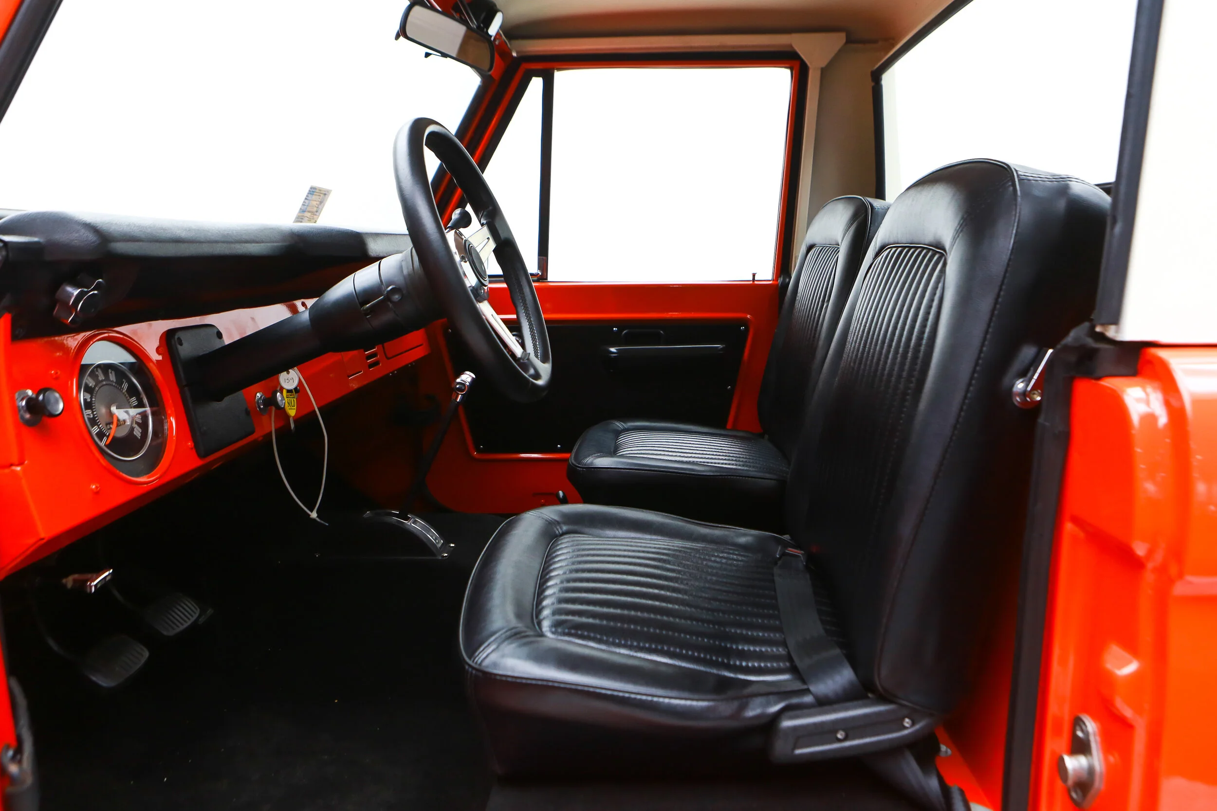 ROBERT_BASSAM_FORD_BRONCO_1968_ORANGE (59).jpg