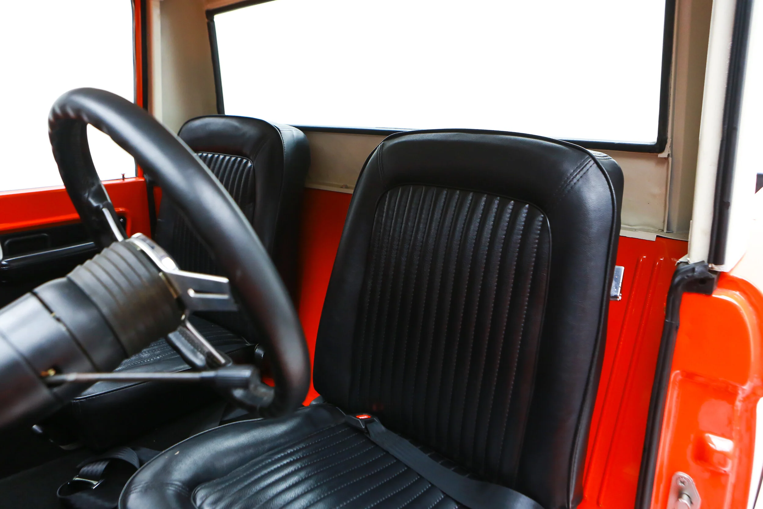 ROBERT_BASSAM_FORD_BRONCO_1968_ORANGE (62).jpg
