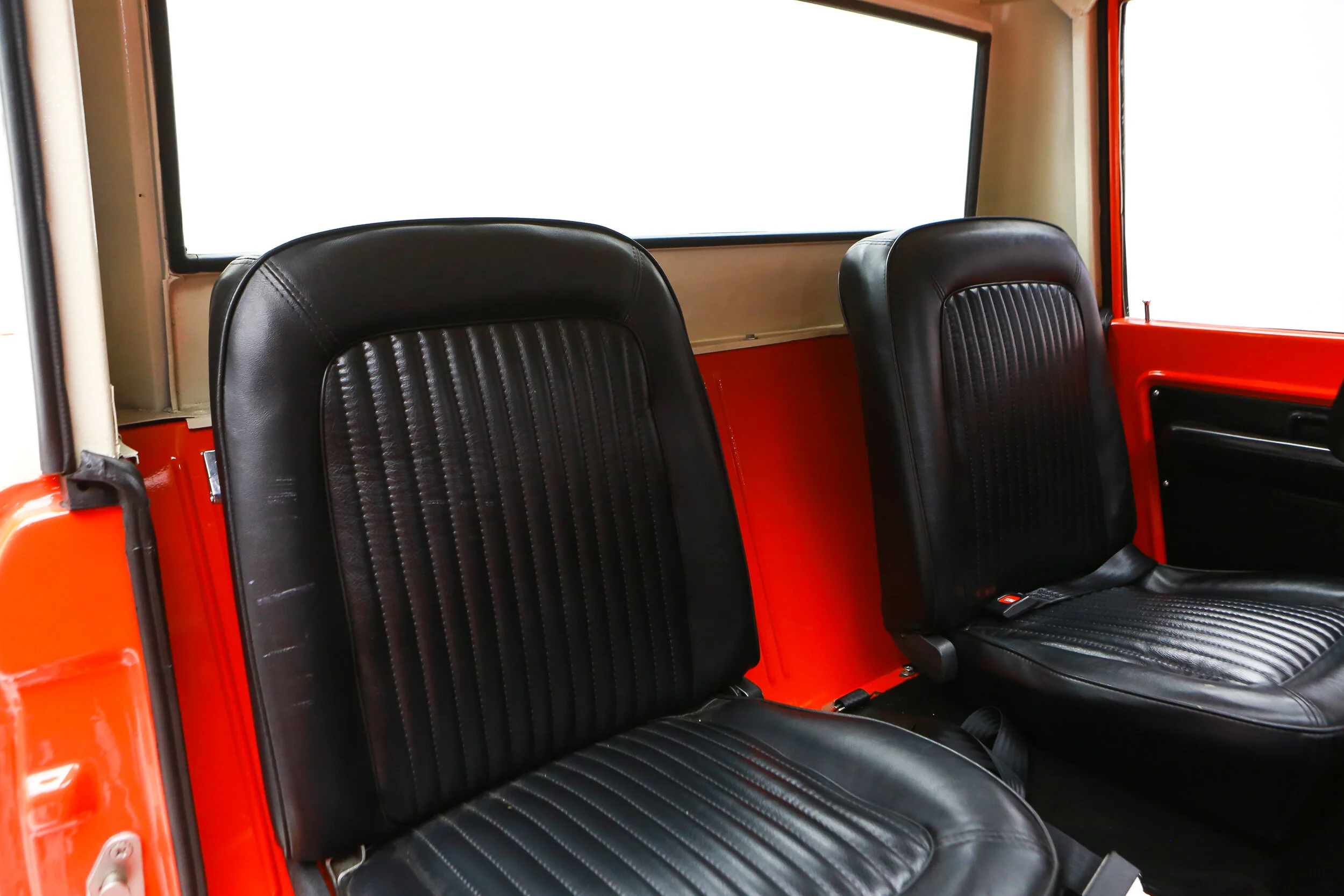 ROBERT_BASSAM_FORD_BRONCO_1968_ORANGE (63).jpg