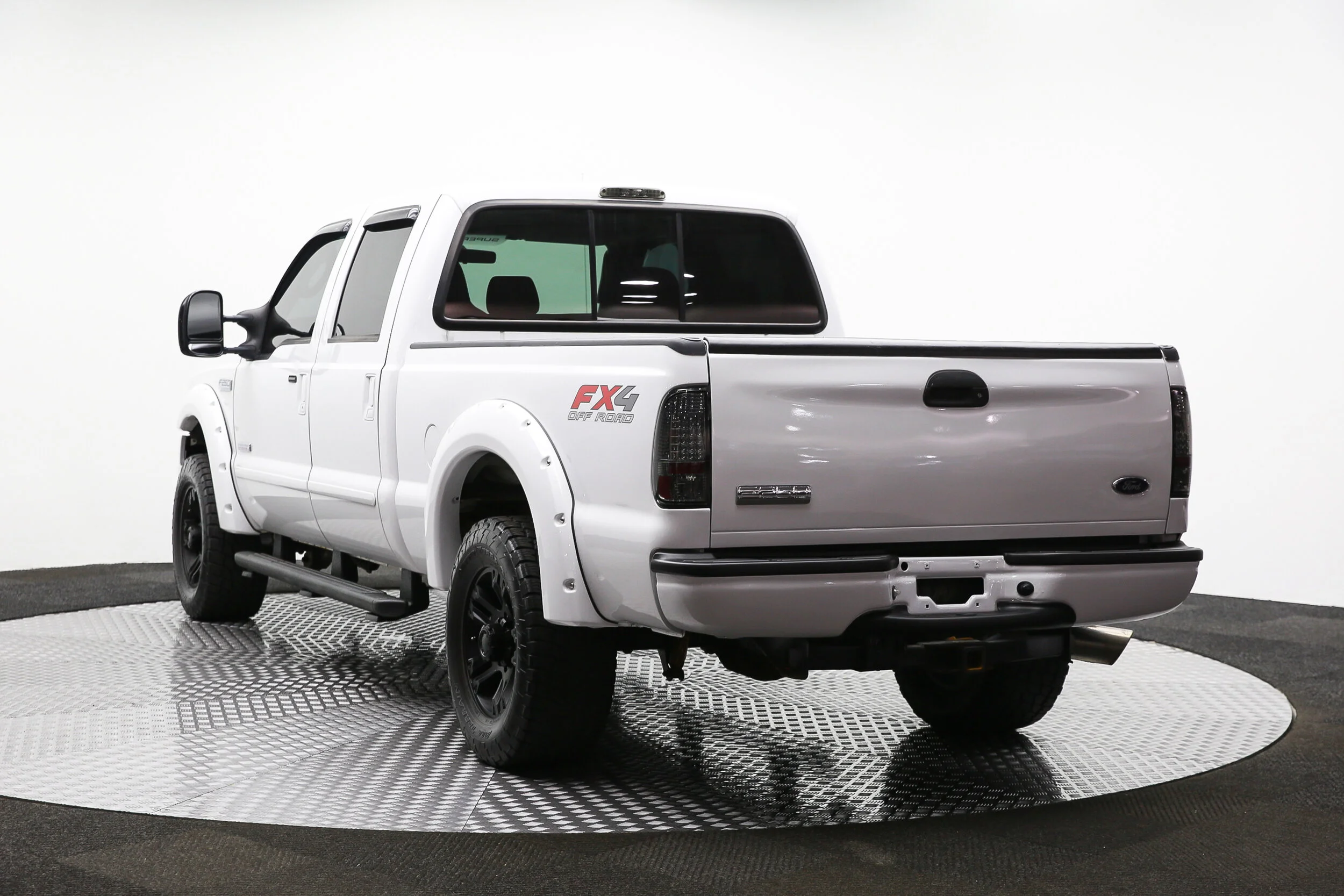 ROBERT_BASSAM_FORD_F250_WHITE_2005 (3).jpg