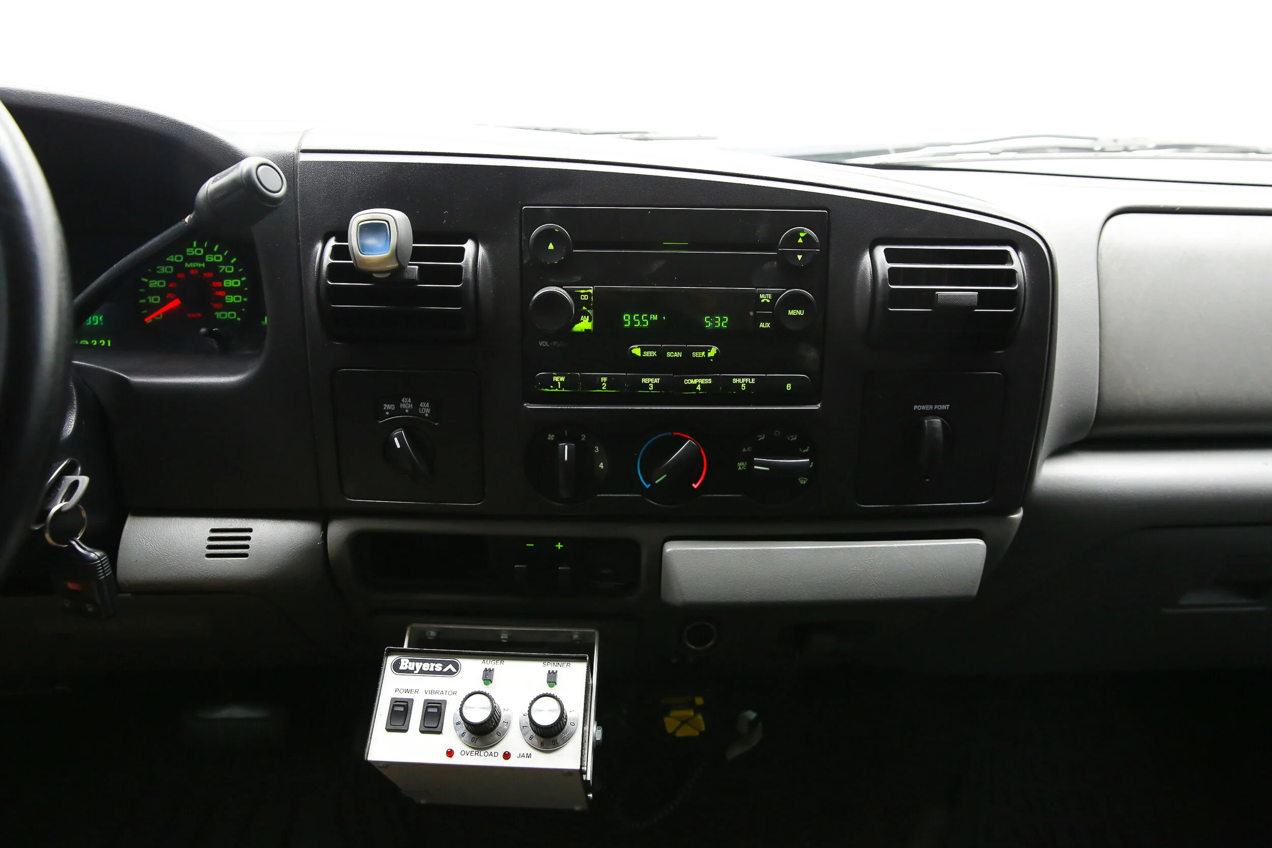 ROBERT_BASSAM_FORD_F250_WHITE_2005 (13).jpg
