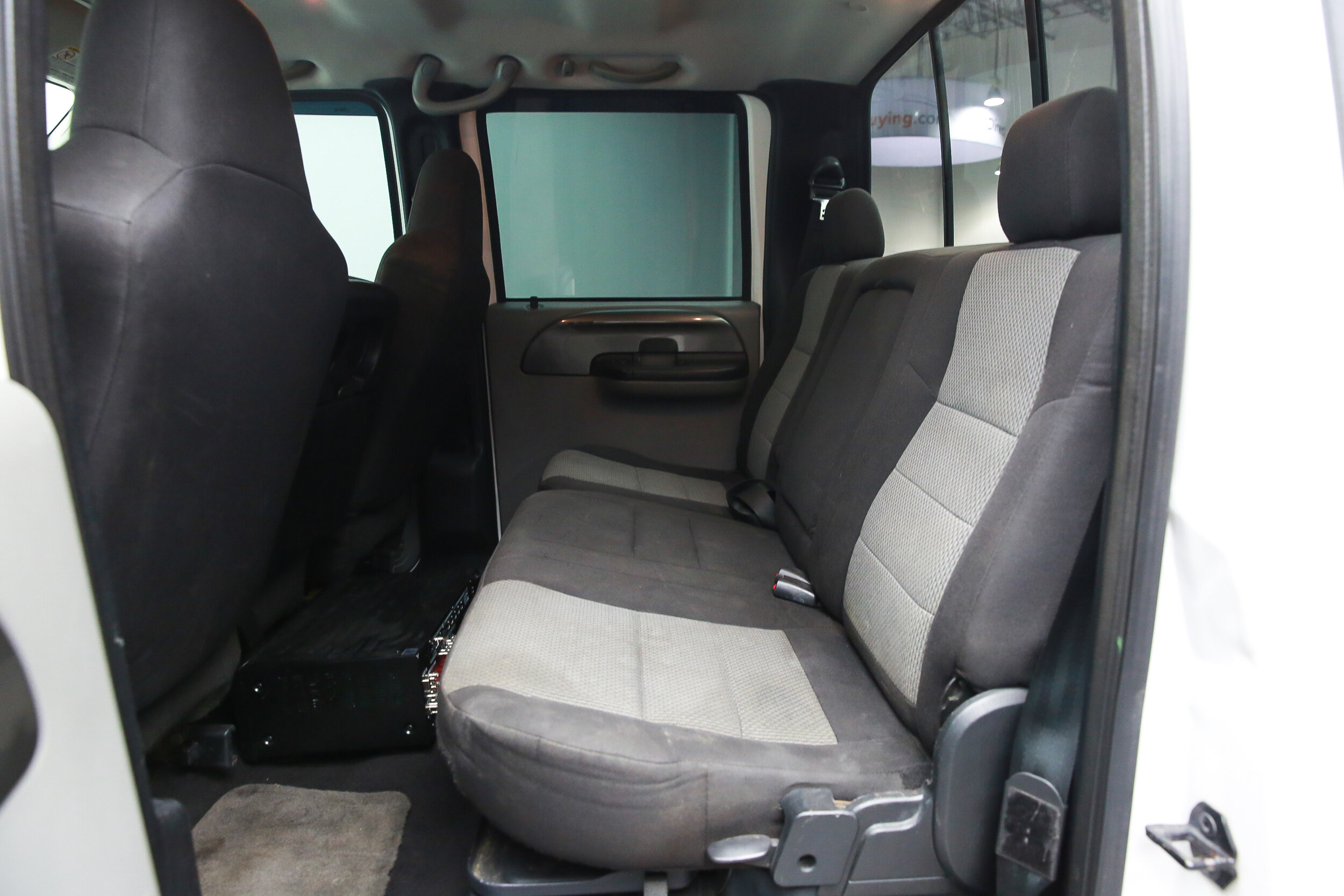 ROBERT_BASSAM_FORD_F250_WHITE_2005 (21).jpg