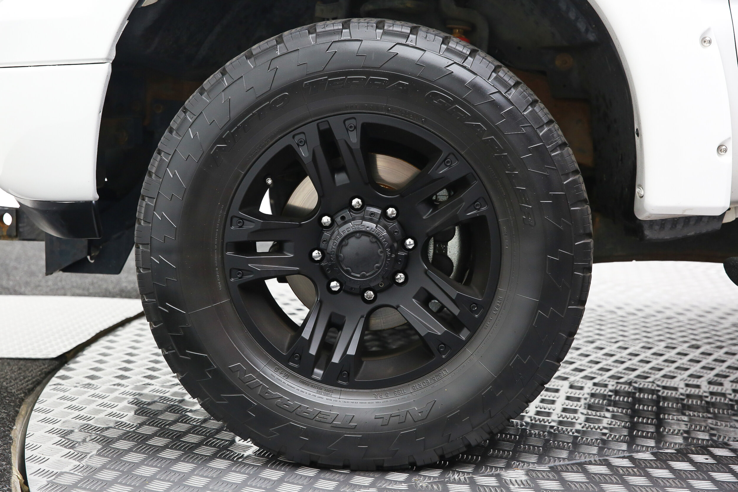 ROBERT_BASSAM_FORD_F250_WHITE_2005 (31).jpg