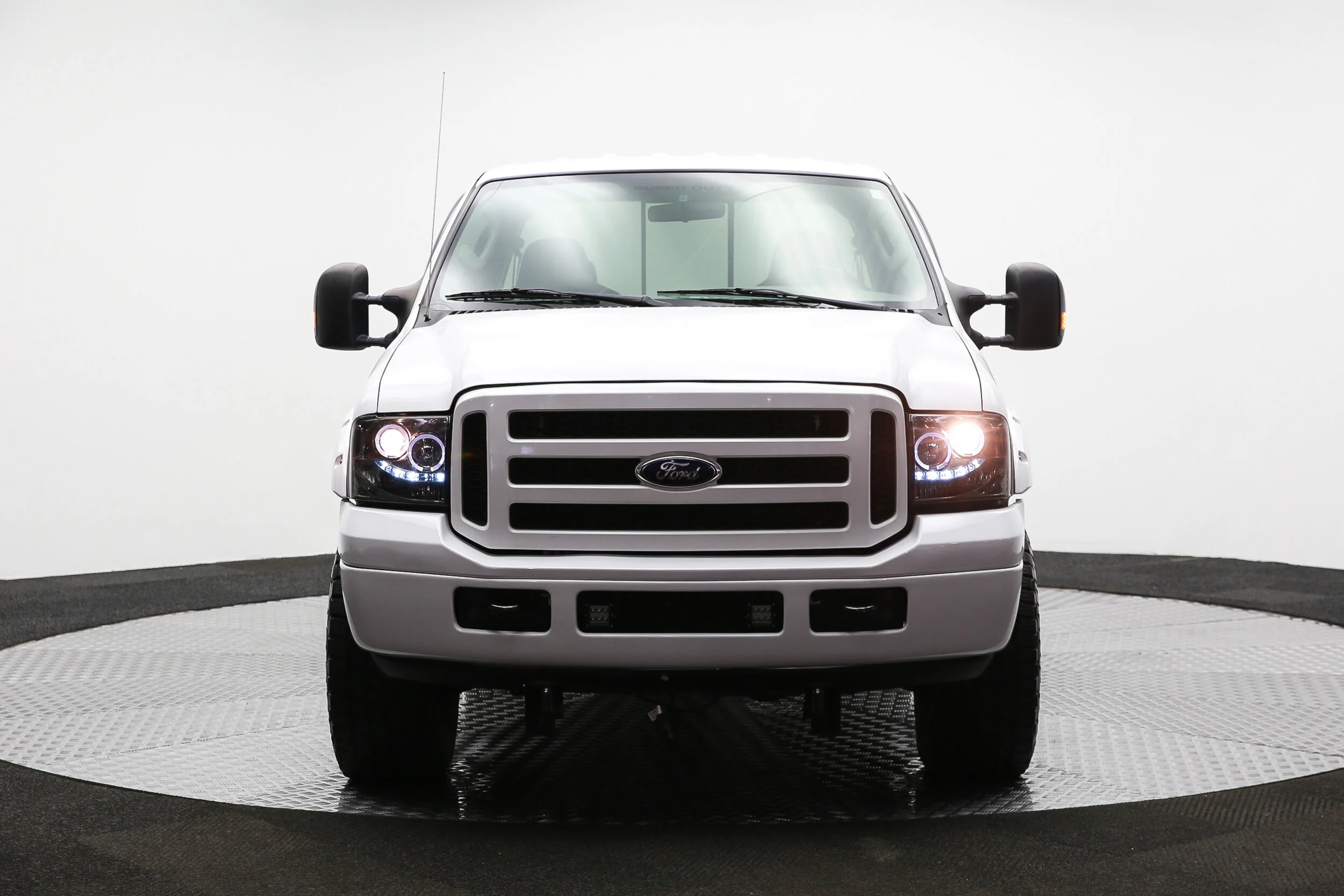 ROBERT_BASSAM_FORD_F250_WHITE_2005 (38).jpg