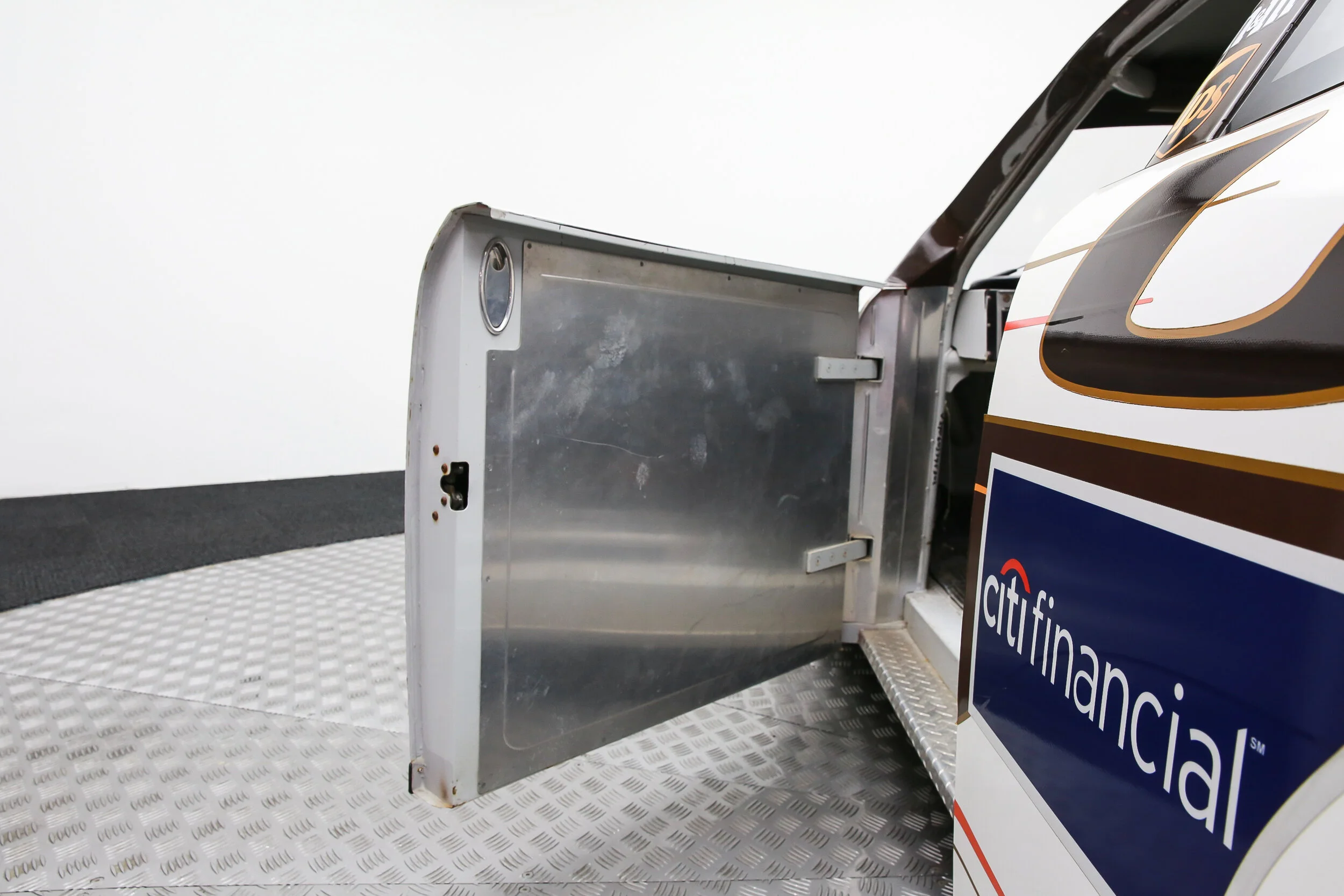 ROBERT_BASSAM_FORD_TAURUS_NASCAR_RACE_CAR_UPS (4).jpg