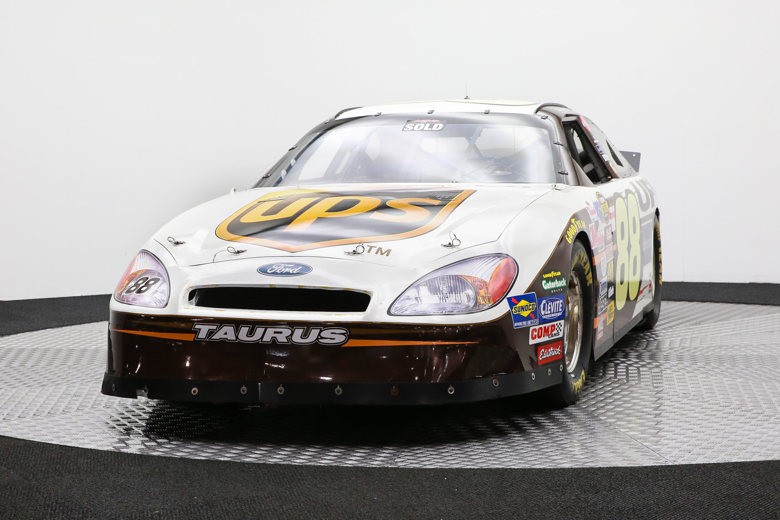 ROBERT_BASSAM_FORD_TAURUS_NASCAR_RACE_CAR_UPS (32).jpg