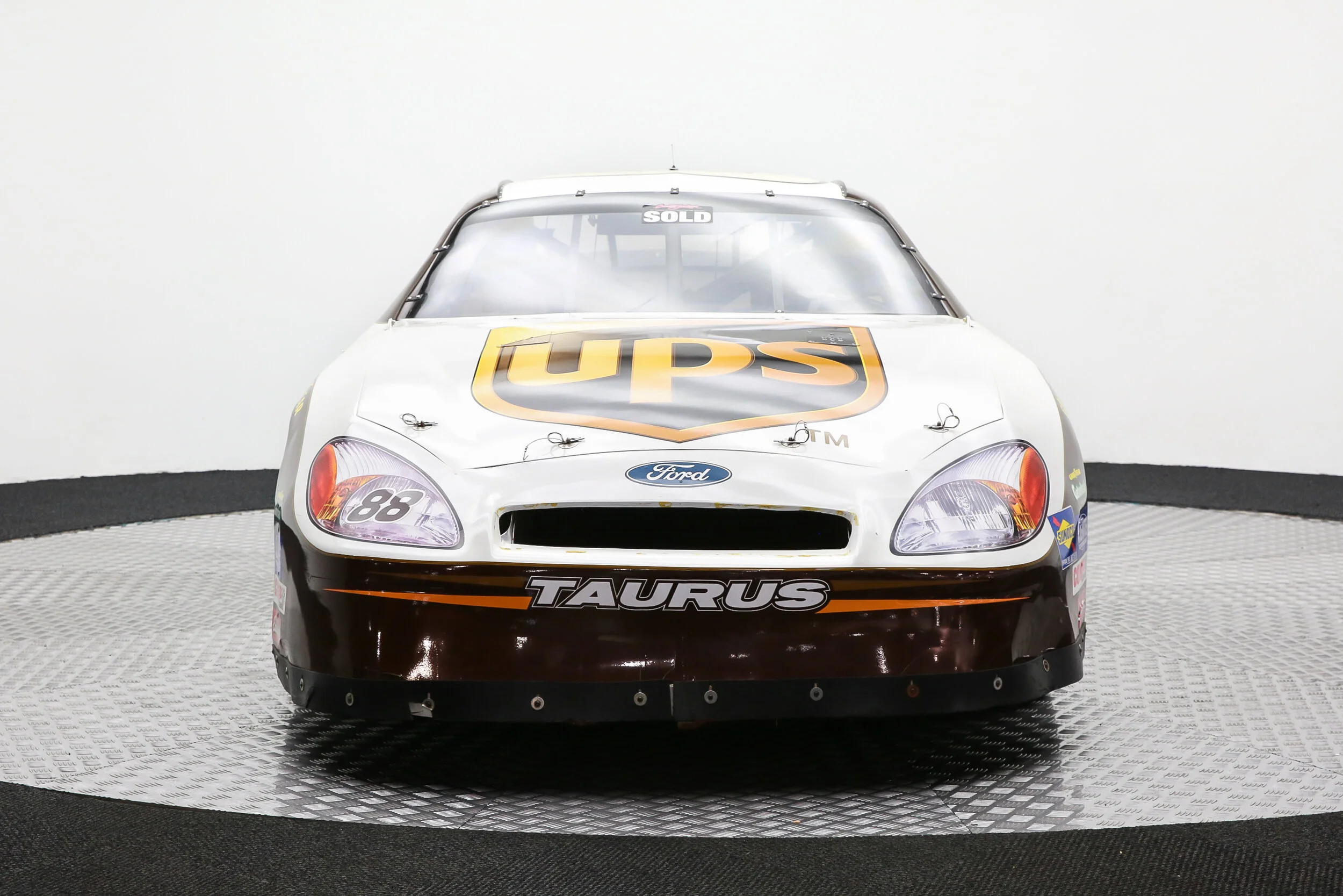 ROBERT_BASSAM_FORD_TAURUS_NASCAR_RACE_CAR_UPS (33).jpg