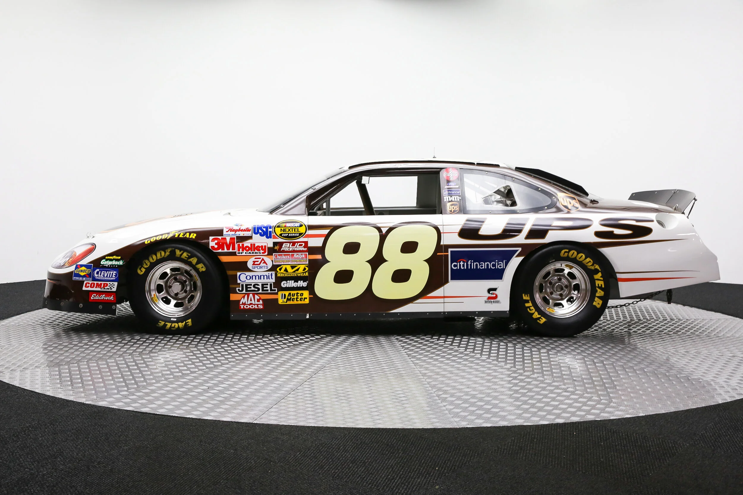 ROBERT_BASSAM_FORD_TAURUS_NASCAR_RACE_CAR_UPS (41).jpg