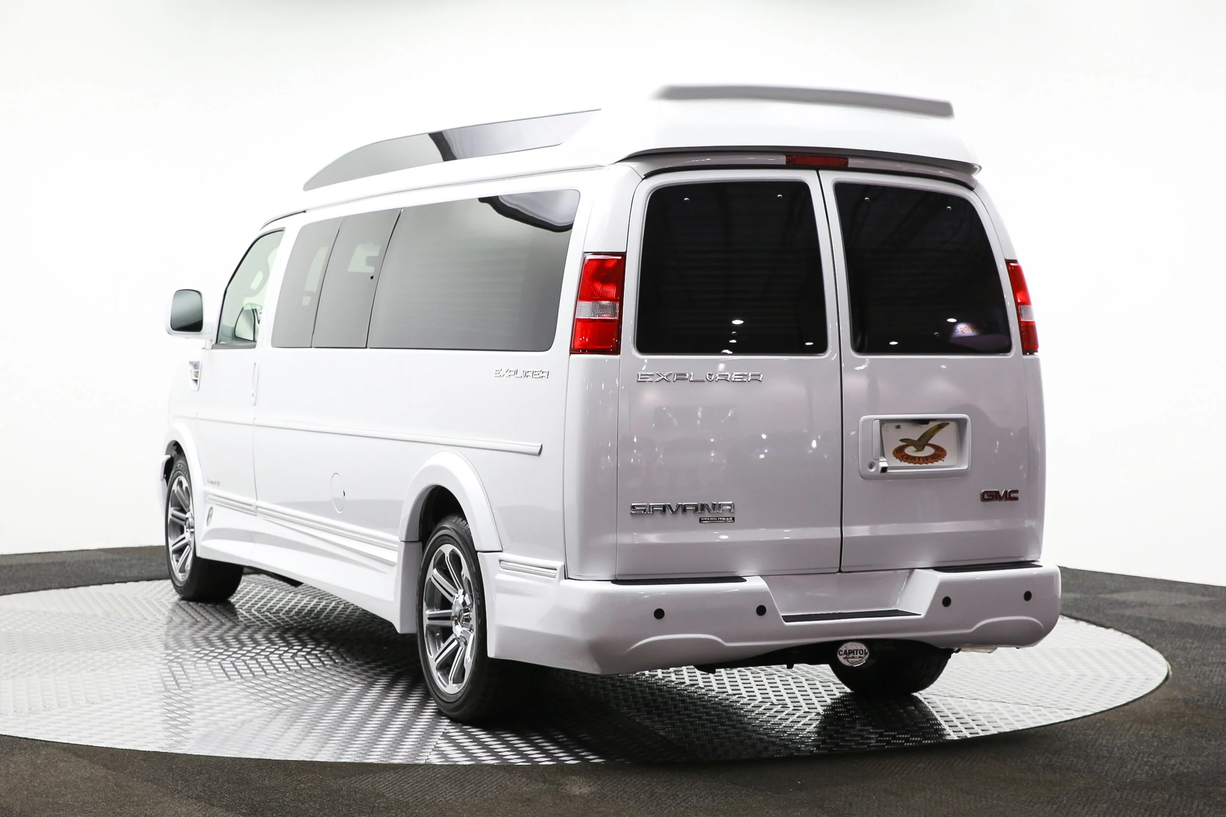 ROBERT_BASSAM_GMC_SAVANA_EXPLORER_VAN_WHITE (3).jpg