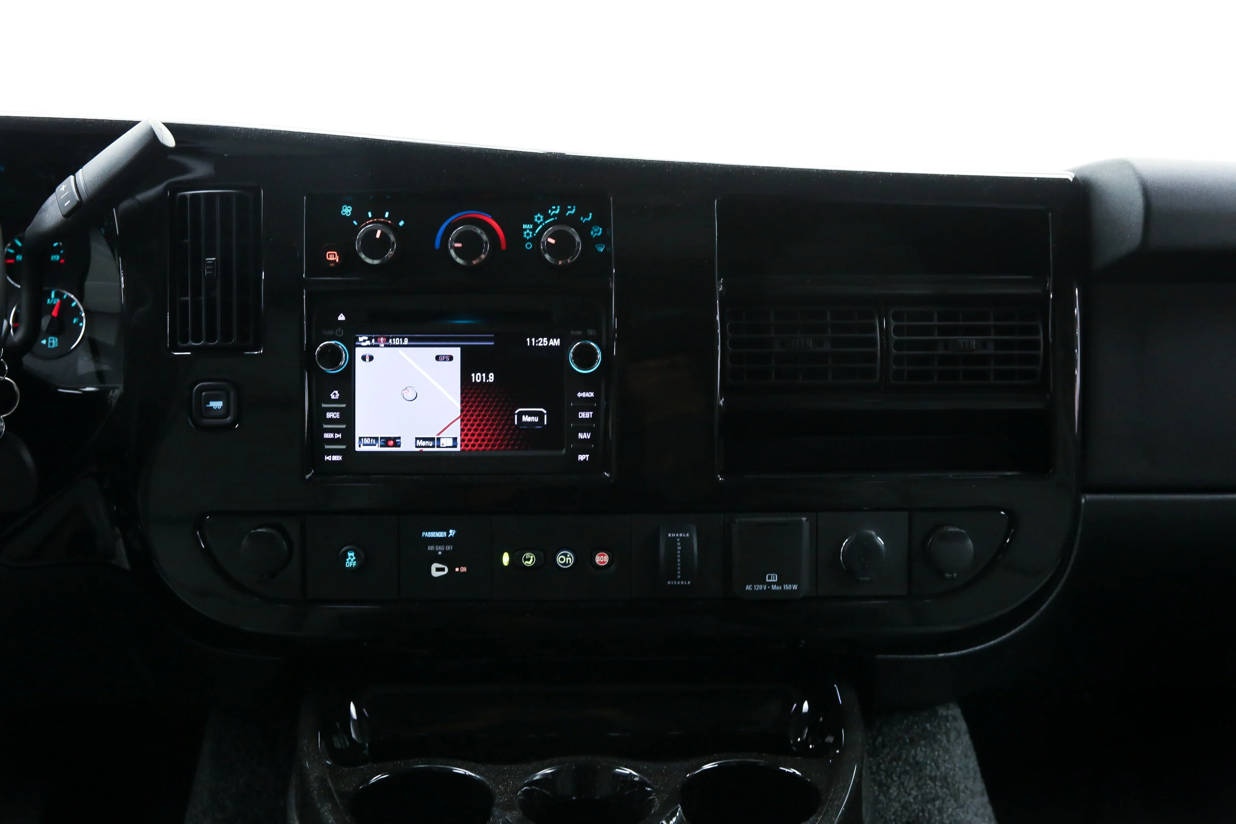 ROBERT_BASSAM_GMC_SAVANA_EXPLORER_VAN_WHITE (12).jpg