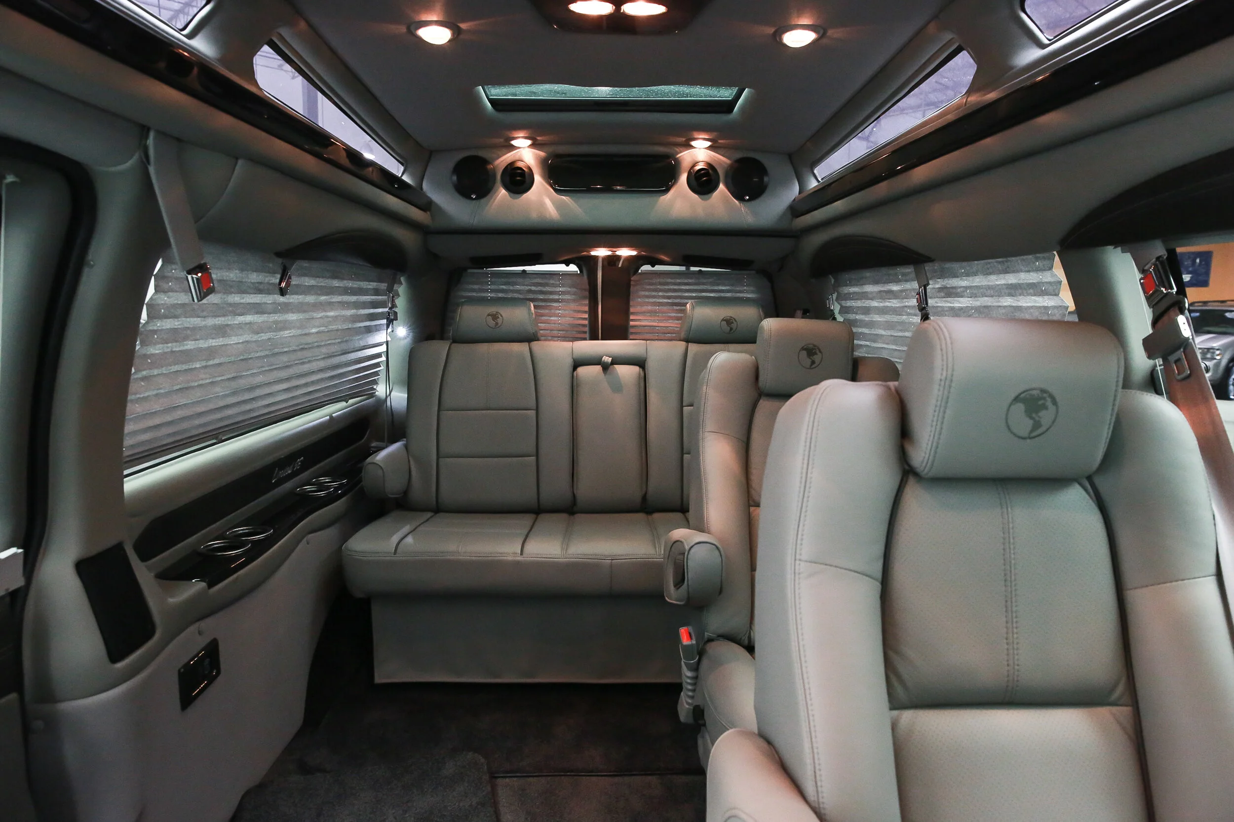 ROBERT_BASSAM_GMC_SAVANA_EXPLORER_VAN_WHITE (38).jpg