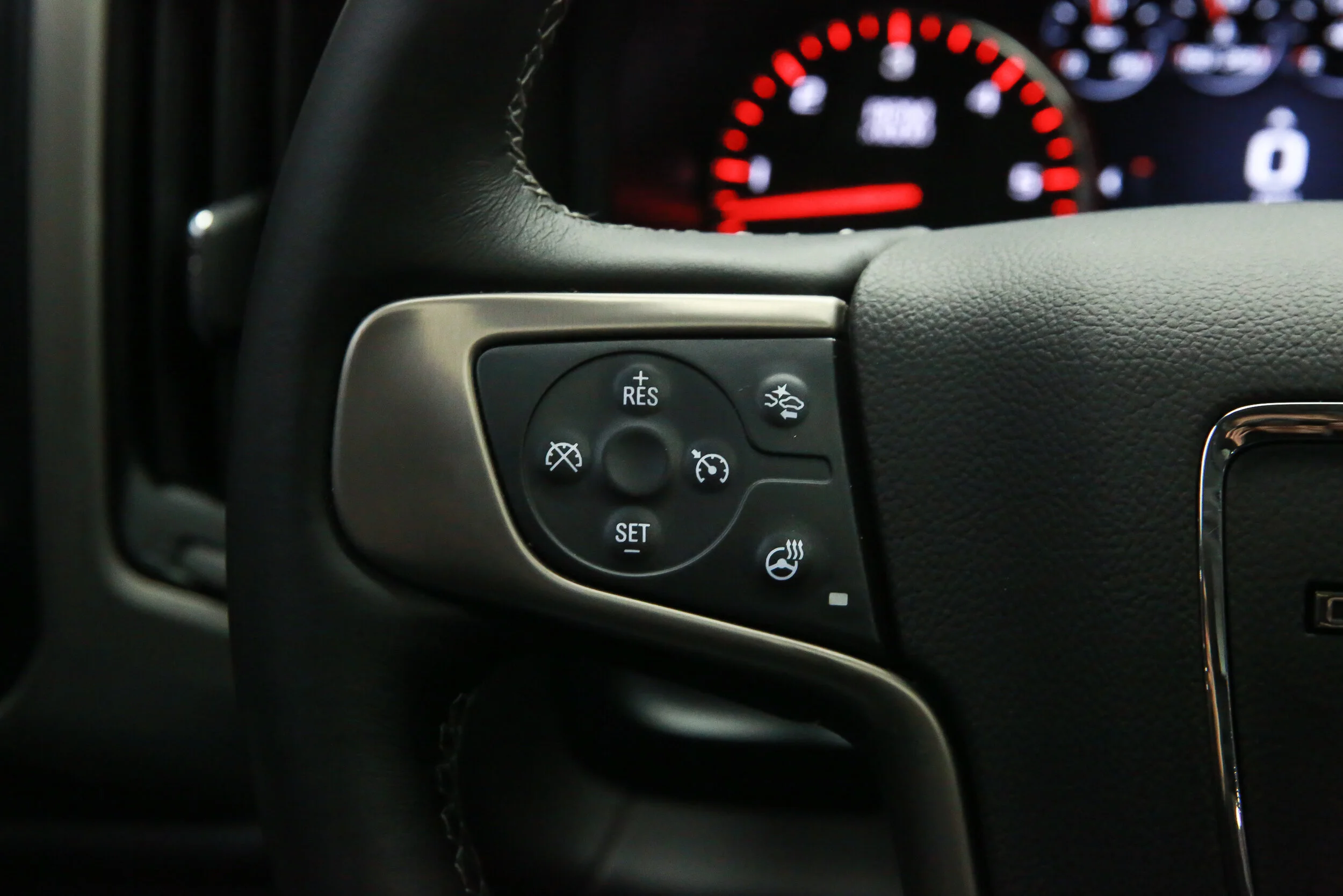 ROBERT_BASSAM_GMC_SIERRA_DENALI_2015_WHITE (9).jpg