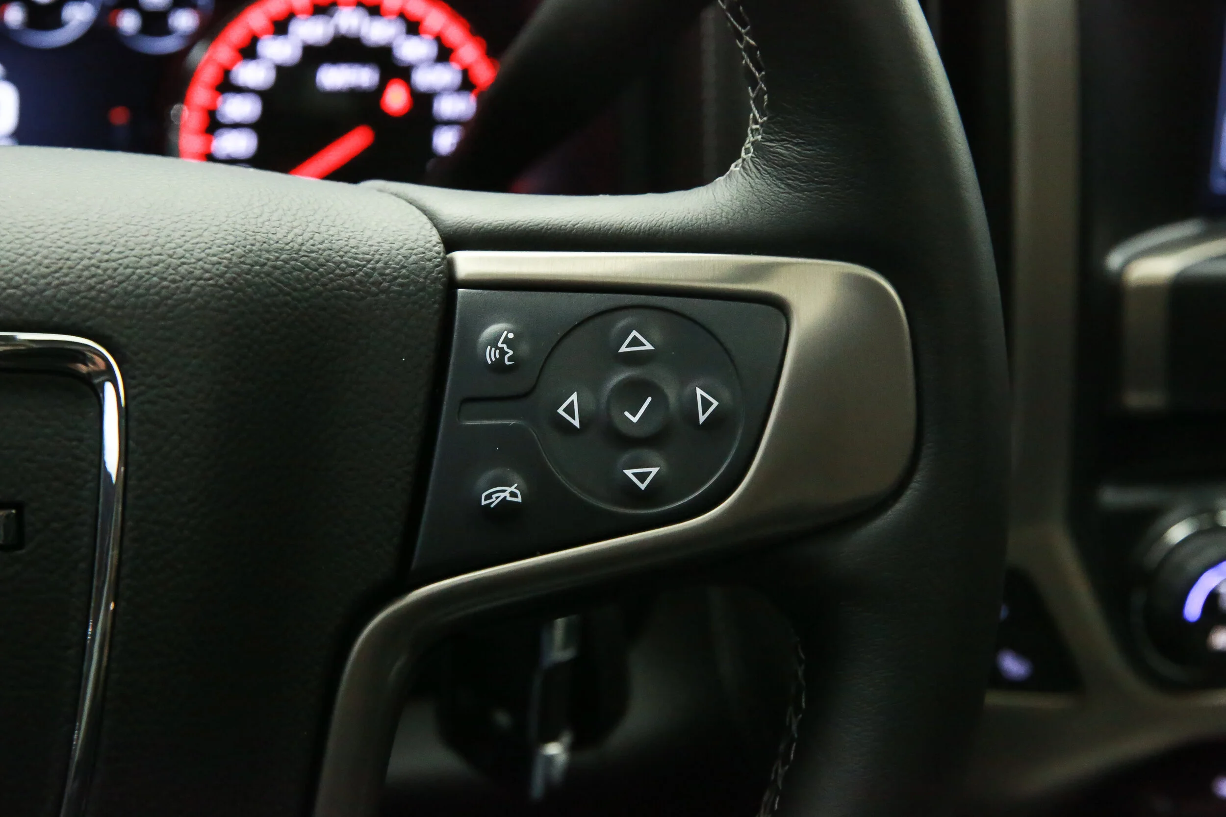 ROBERT_BASSAM_GMC_SIERRA_DENALI_2015_WHITE (10).jpg