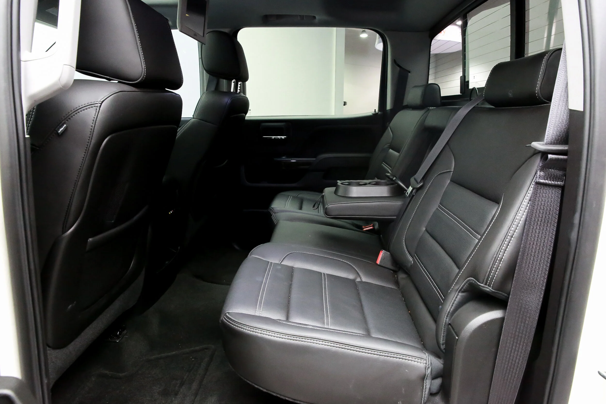 ROBERT_BASSAM_GMC_SIERRA_DENALI_2015_WHITE (21).jpg