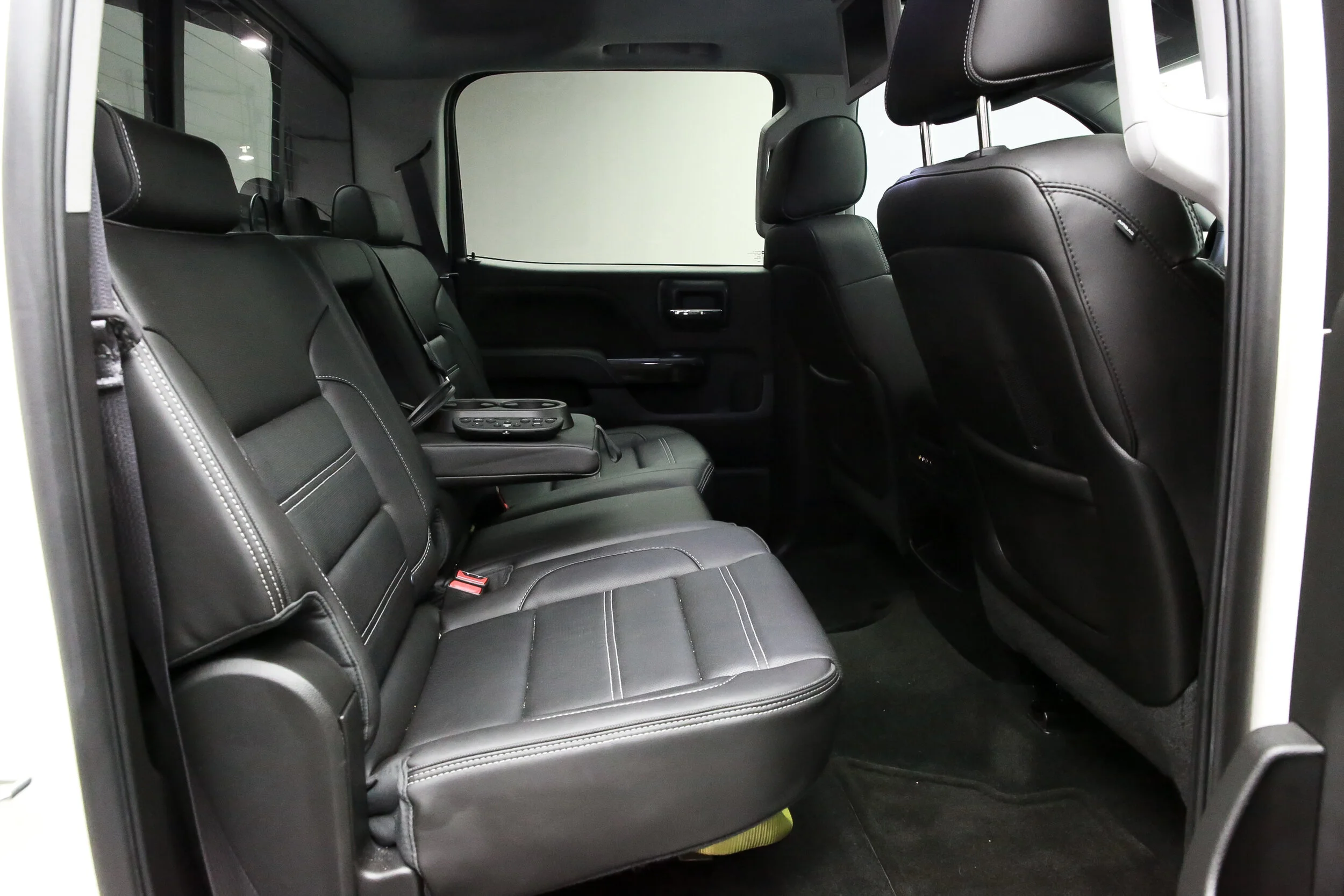 ROBERT_BASSAM_GMC_SIERRA_DENALI_2015_WHITE (30).jpg