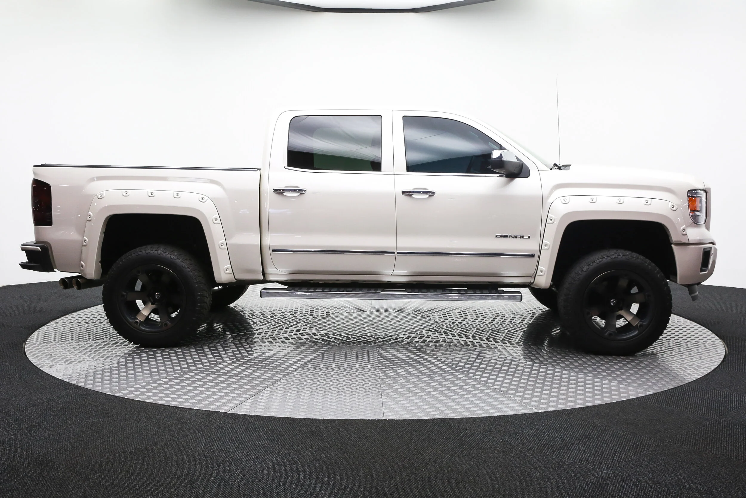 ROBERT_BASSAM_GMC_SIERRA_DENALI_2015_WHITE (42).jpg
