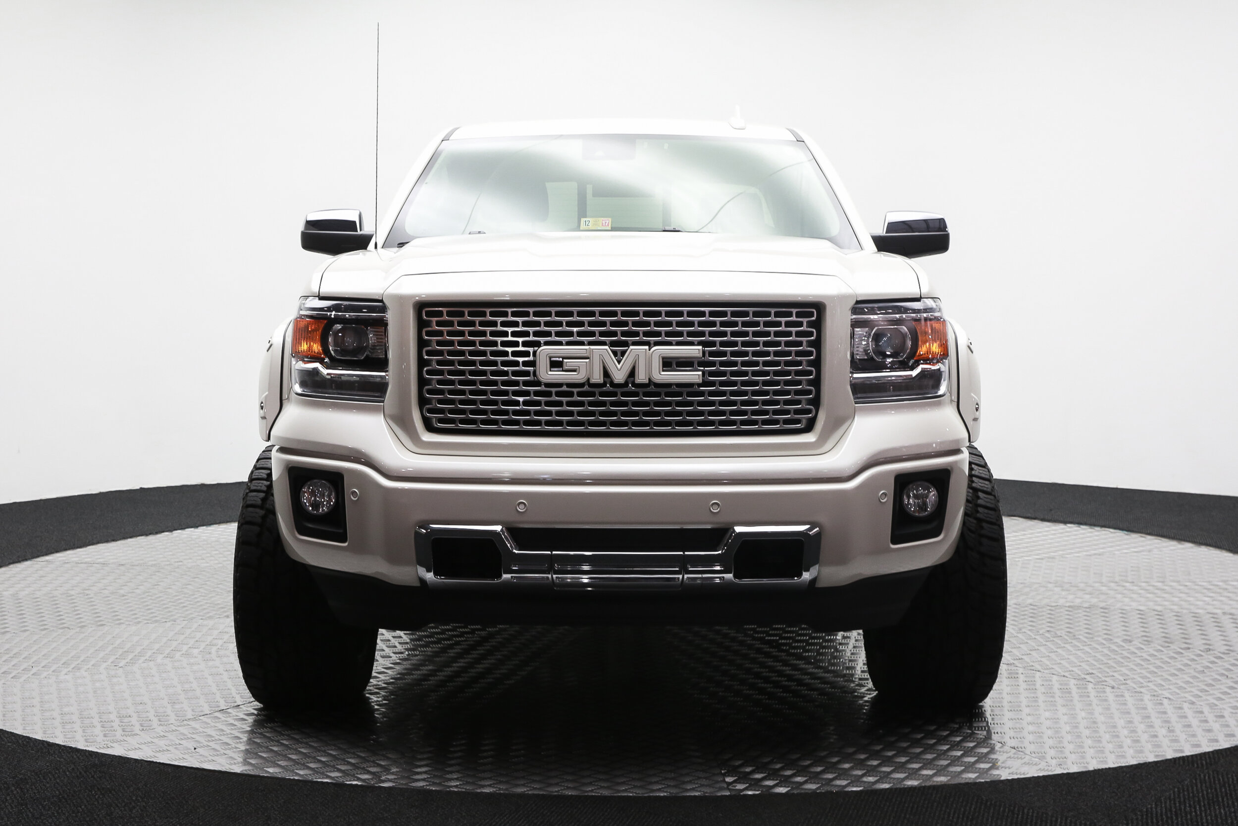 ROBERT_BASSAM_GMC_SIERRA_DENALI_2015_WHITE (44).jpg