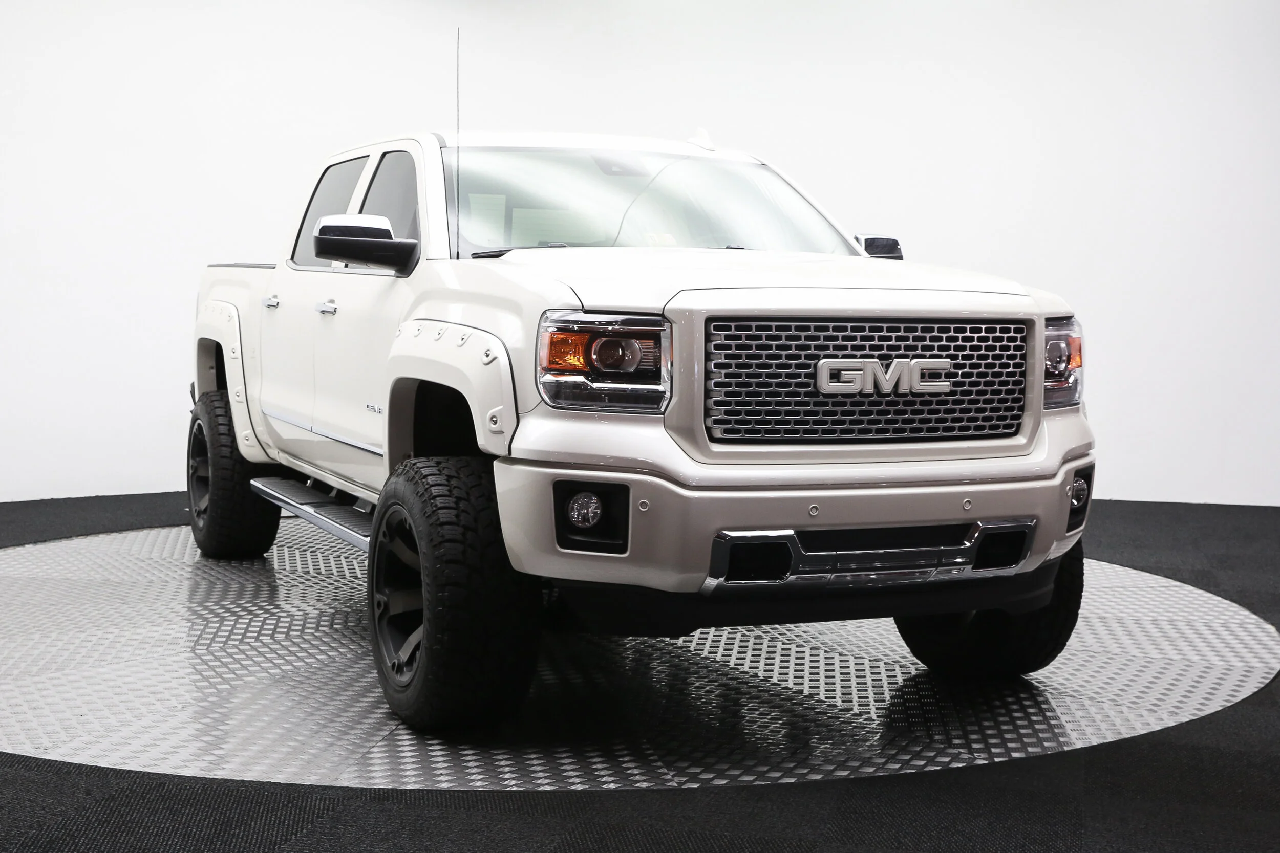 ROBERT_BASSAM_GMC_SIERRA_DENALI_2015_WHITE (45).jpg