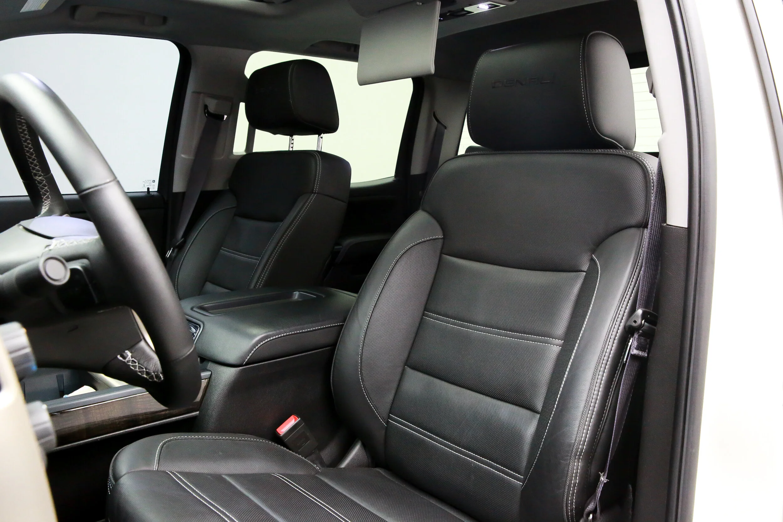 ROBERT_BASSAM_GMC_SIERRA_DENALI_2015_WHITE (49).jpg