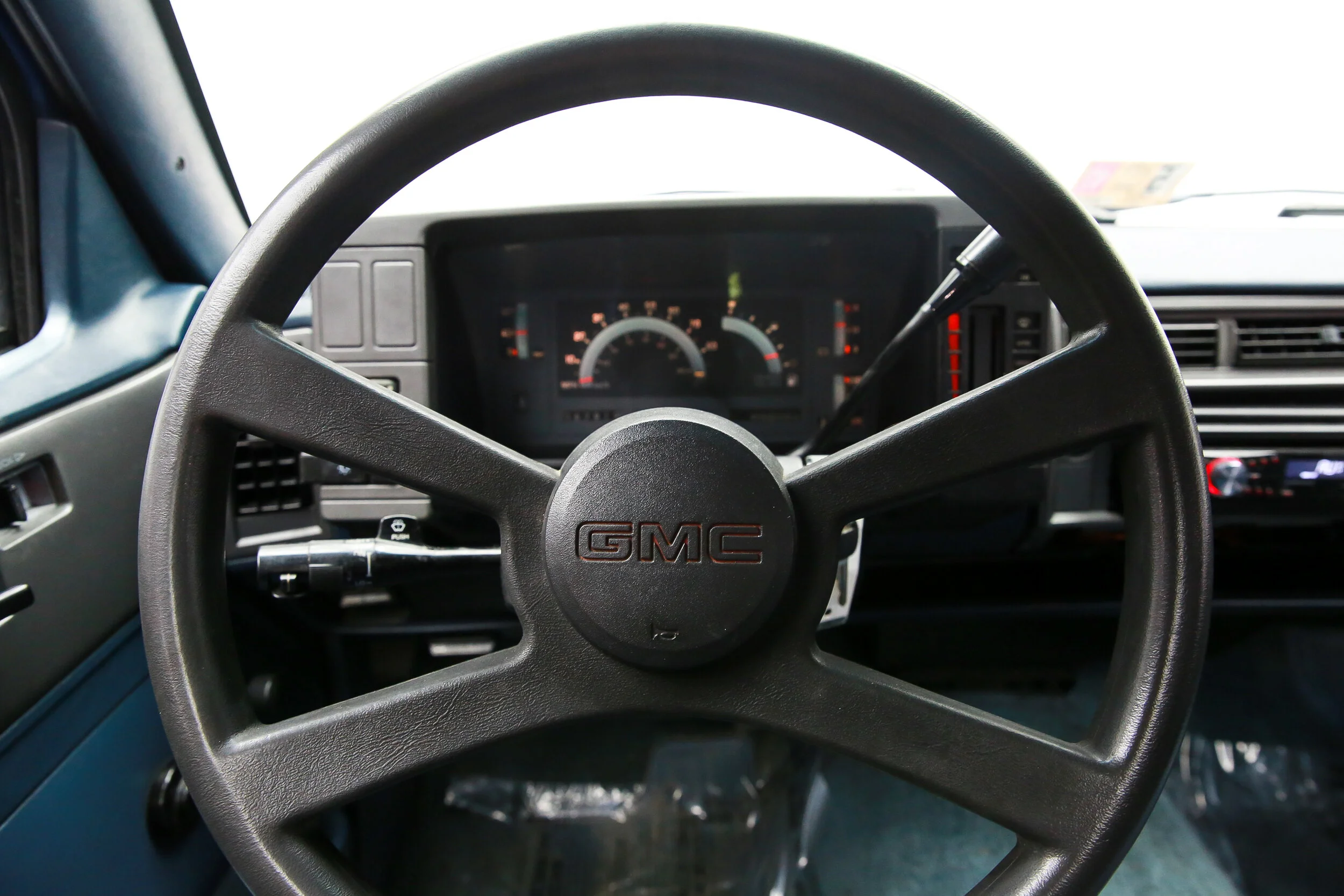 ROBERT_BASSAM_GMC_SONOMA_PICKUP_BLUE (9).jpg