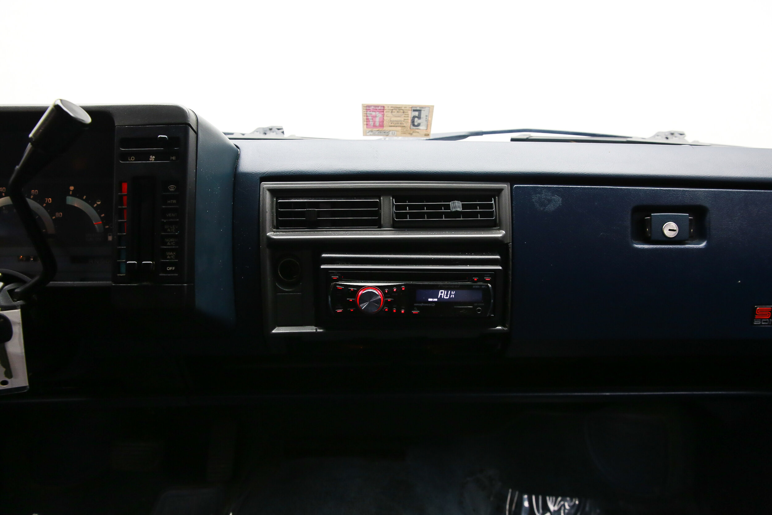 ROBERT_BASSAM_GMC_SONOMA_PICKUP_BLUE (15).jpg