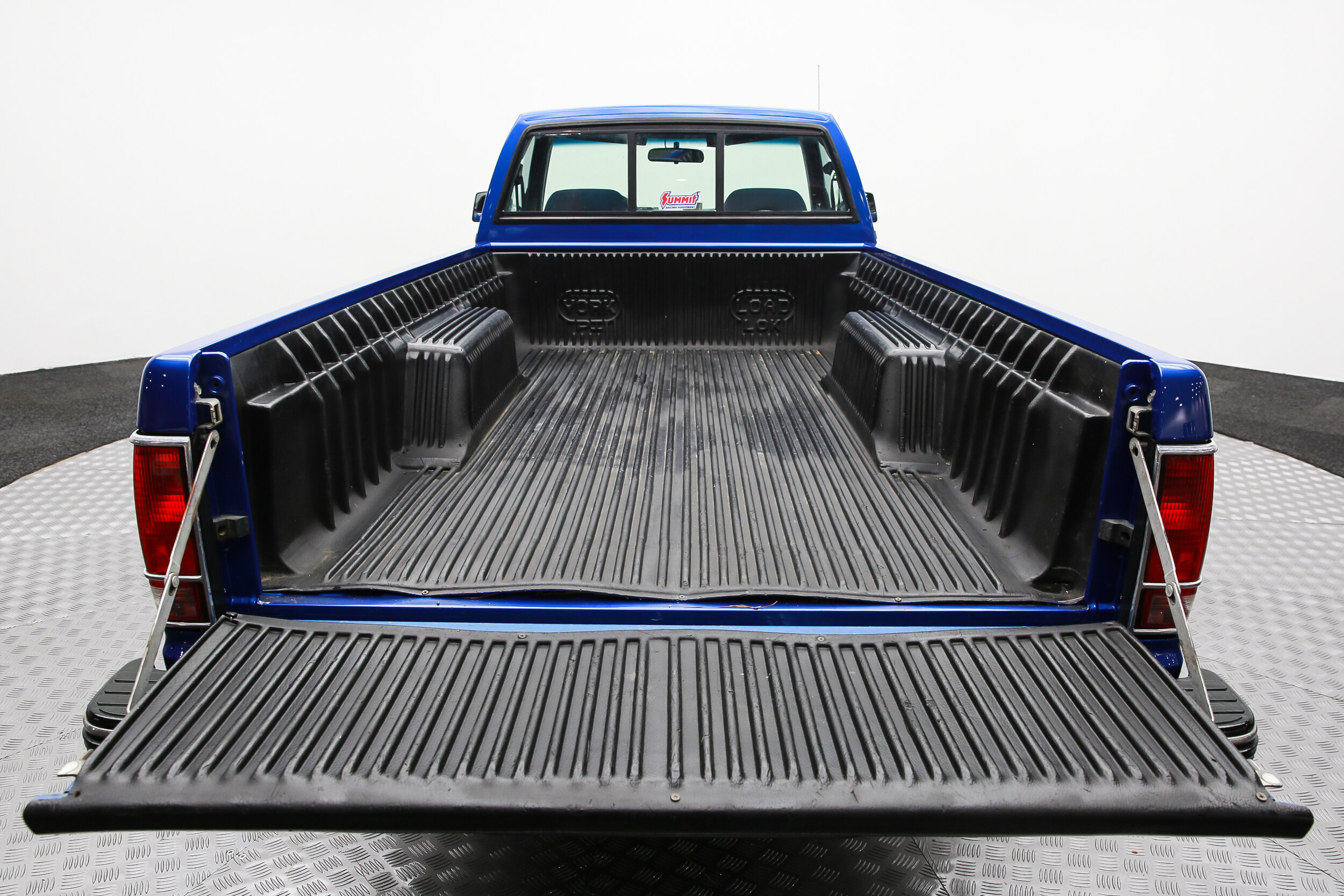 ROBERT_BASSAM_GMC_SONOMA_PICKUP_BLUE (21).jpg