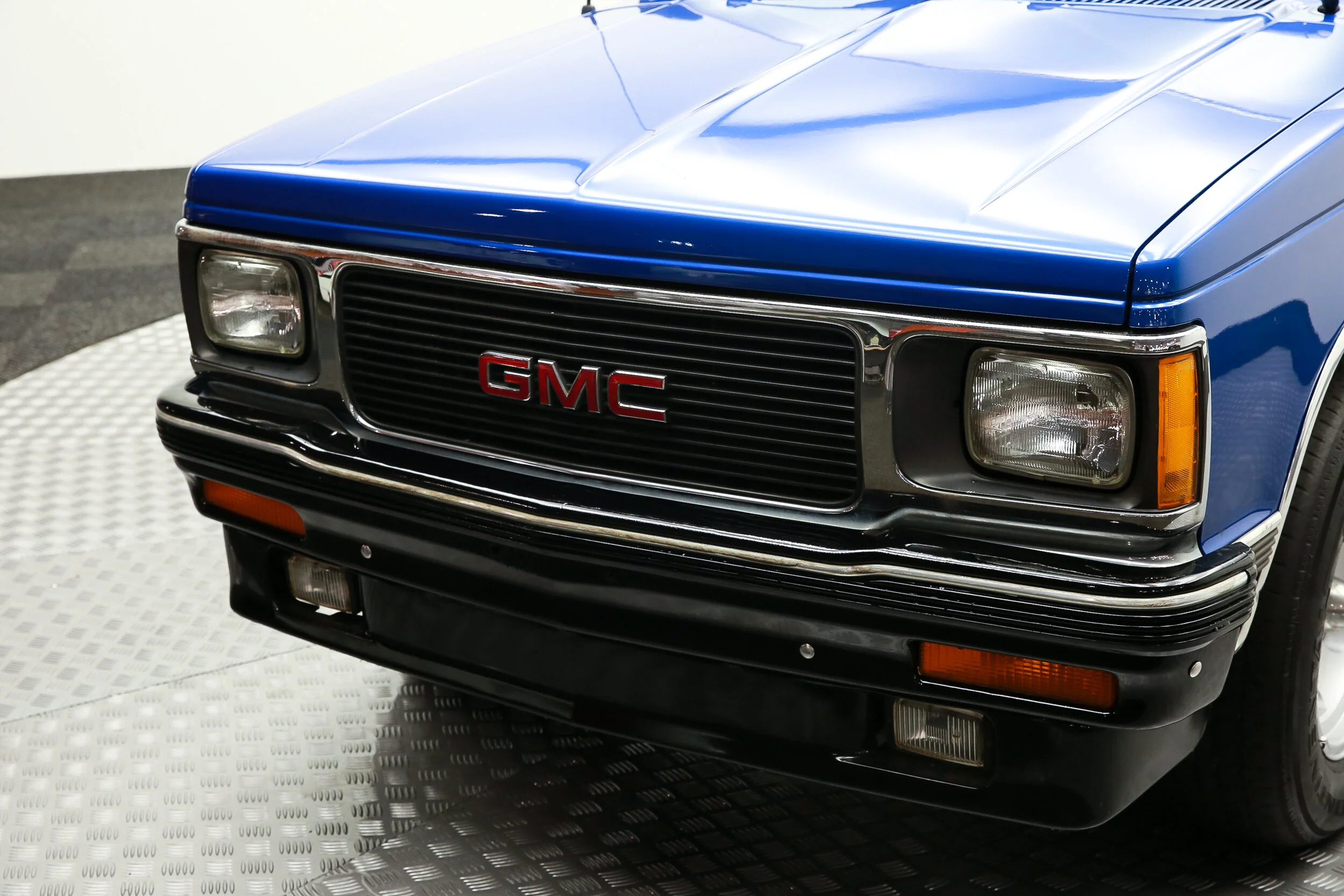 ROBERT_BASSAM_GMC_SONOMA_PICKUP_BLUE (39).jpg