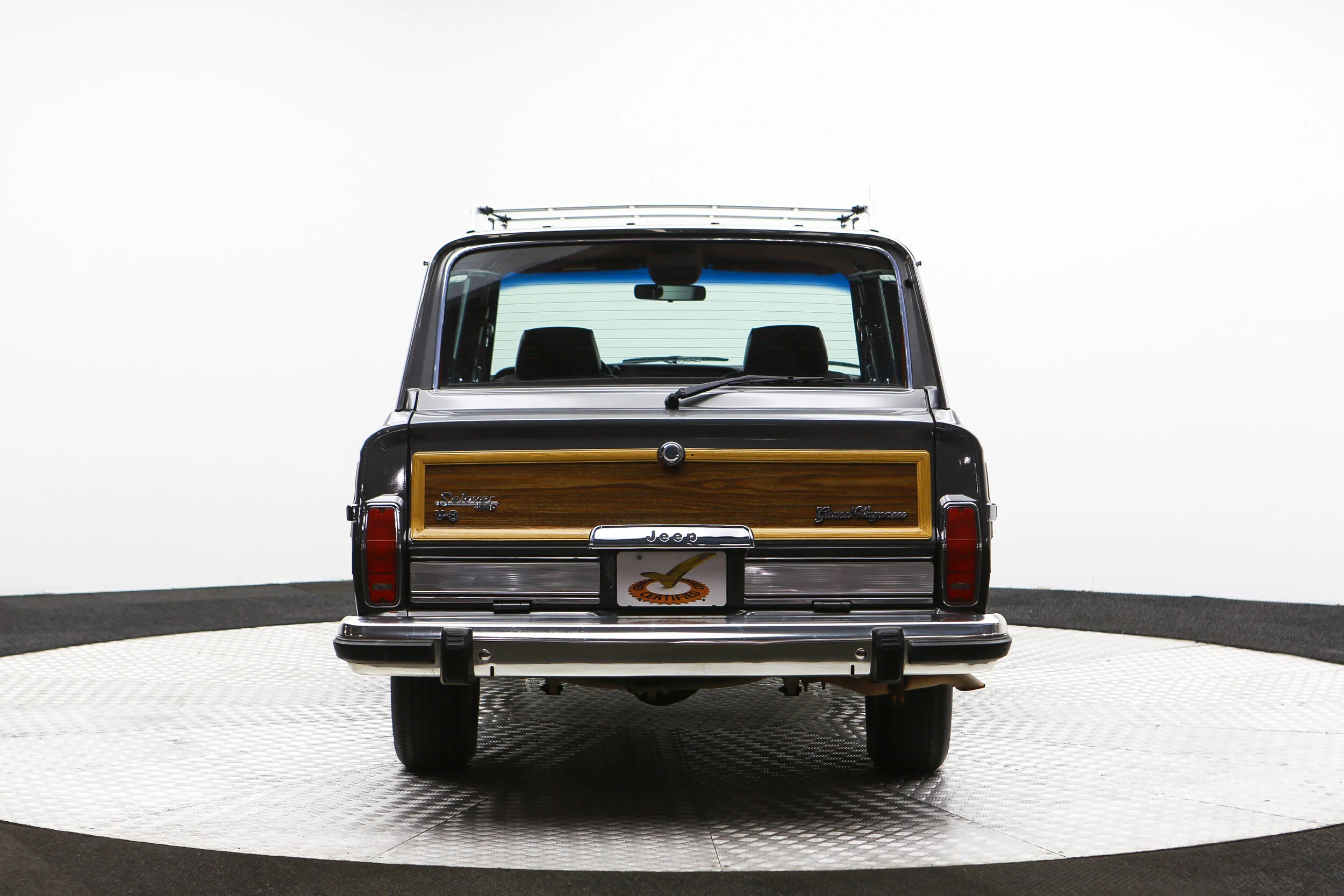 ROBERT_BASSAM_JEEP_GRAND_WAGONEER_BLUE_1989 (13).jpg