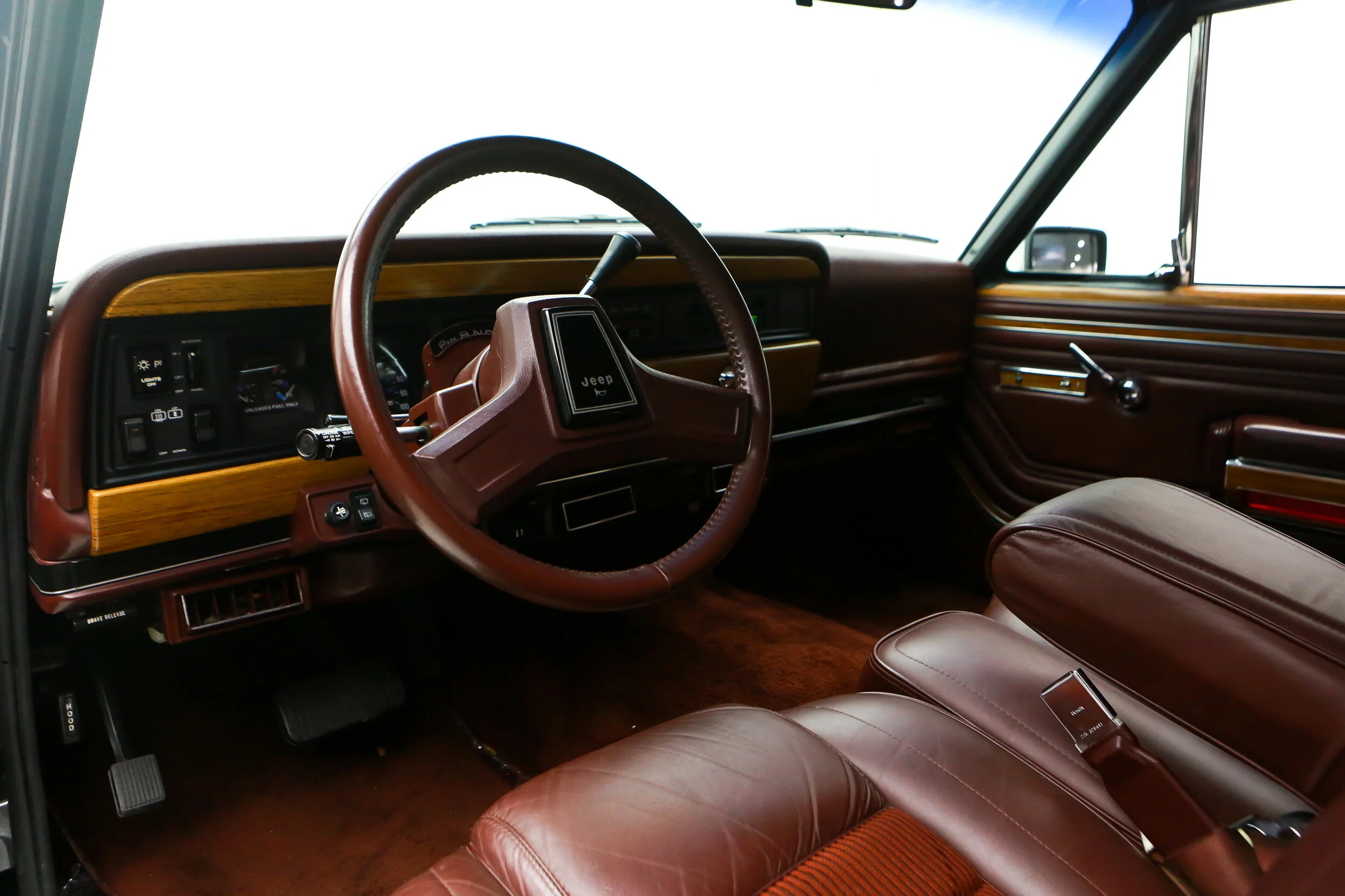 ROBERT_BASSAM_JEEP_GRAND_WAGONEER_BLUE_1989 (18).jpg