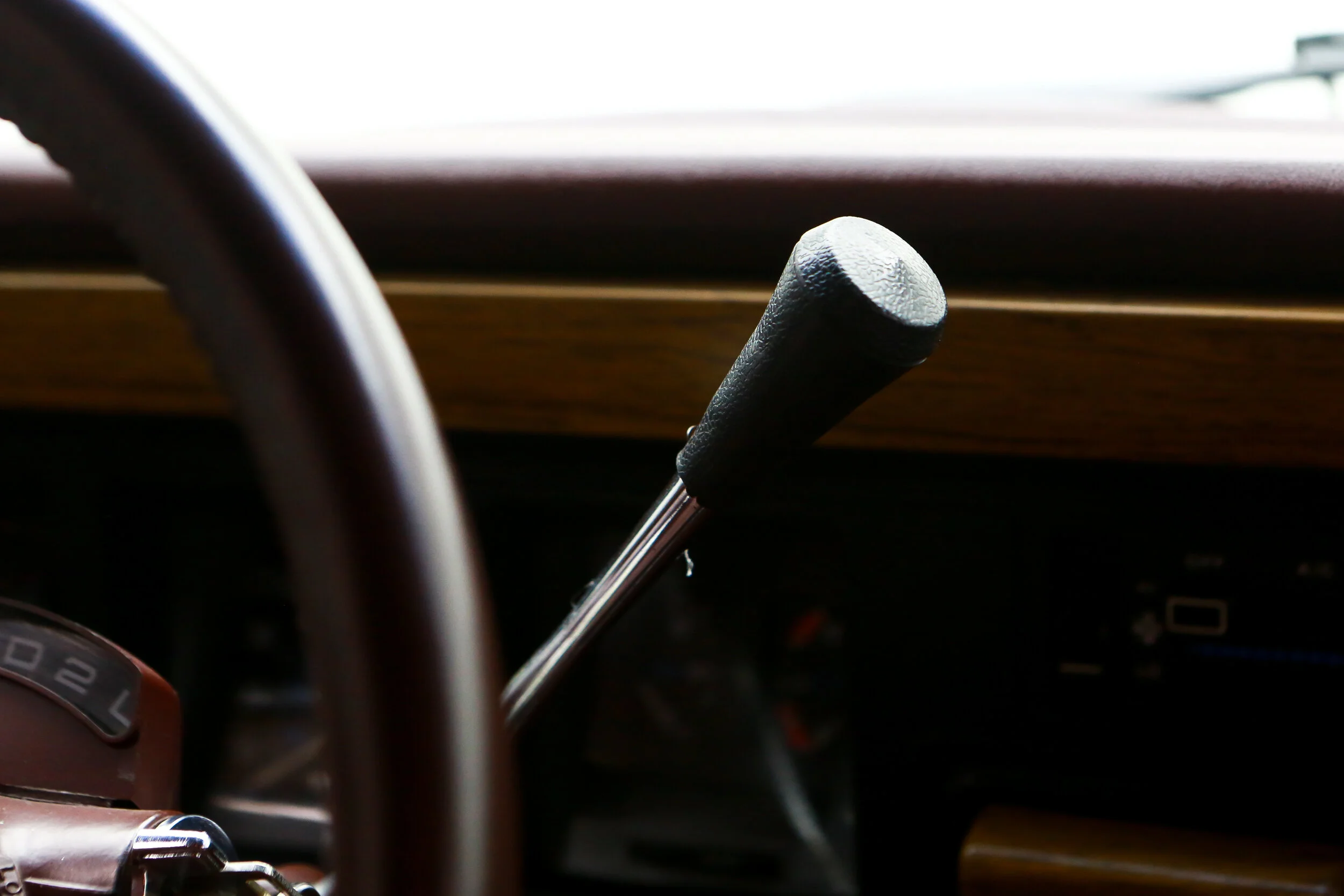 ROBERT_BASSAM_JEEP_GRAND_WAGONEER_BLUE_1989 (22).jpg