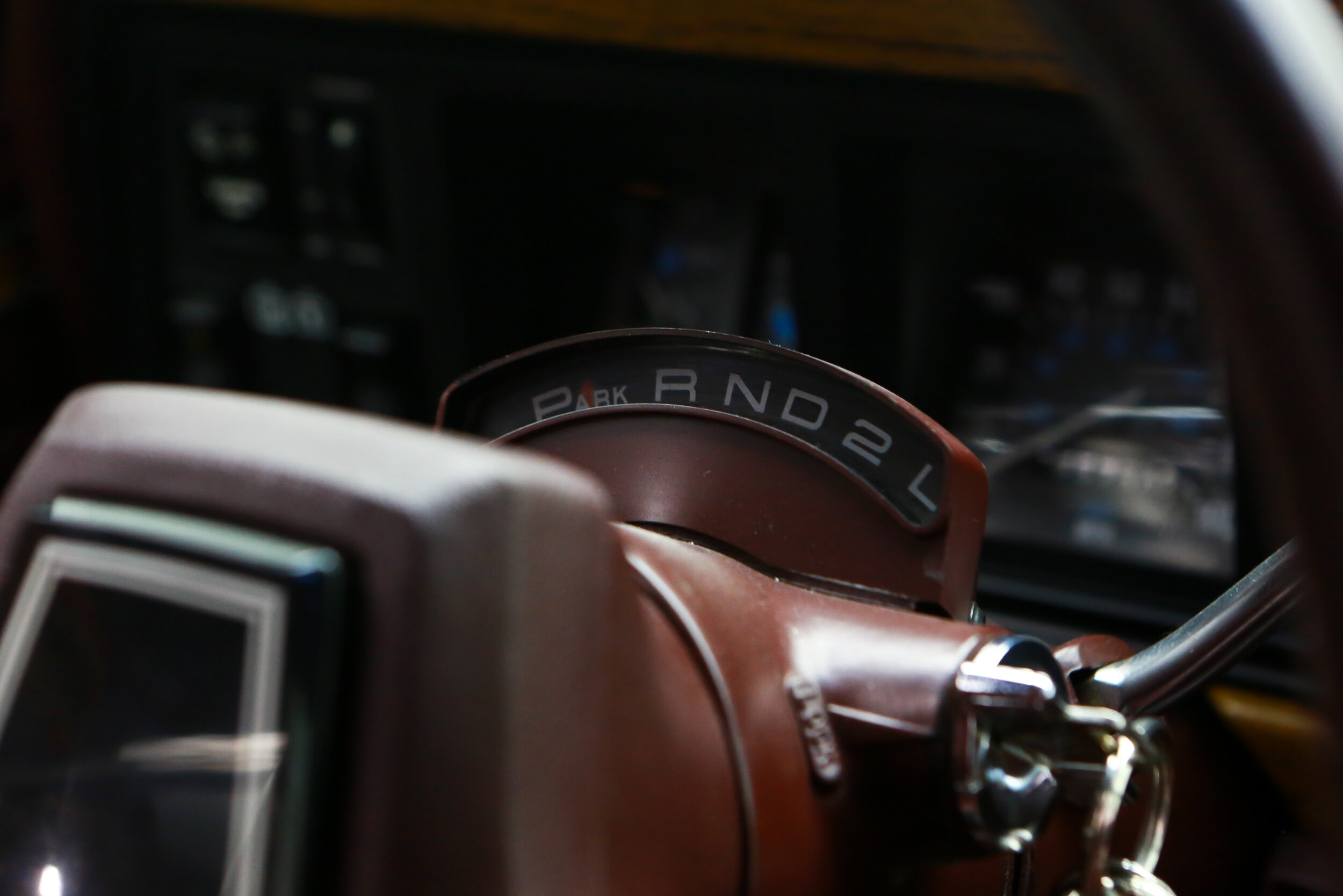 ROBERT_BASSAM_JEEP_GRAND_WAGONEER_BLUE_1989 (23).jpg