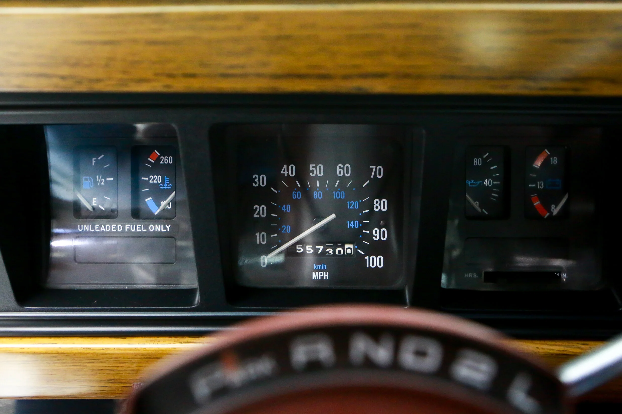 ROBERT_BASSAM_JEEP_GRAND_WAGONEER_BLUE_1989 (25).jpg