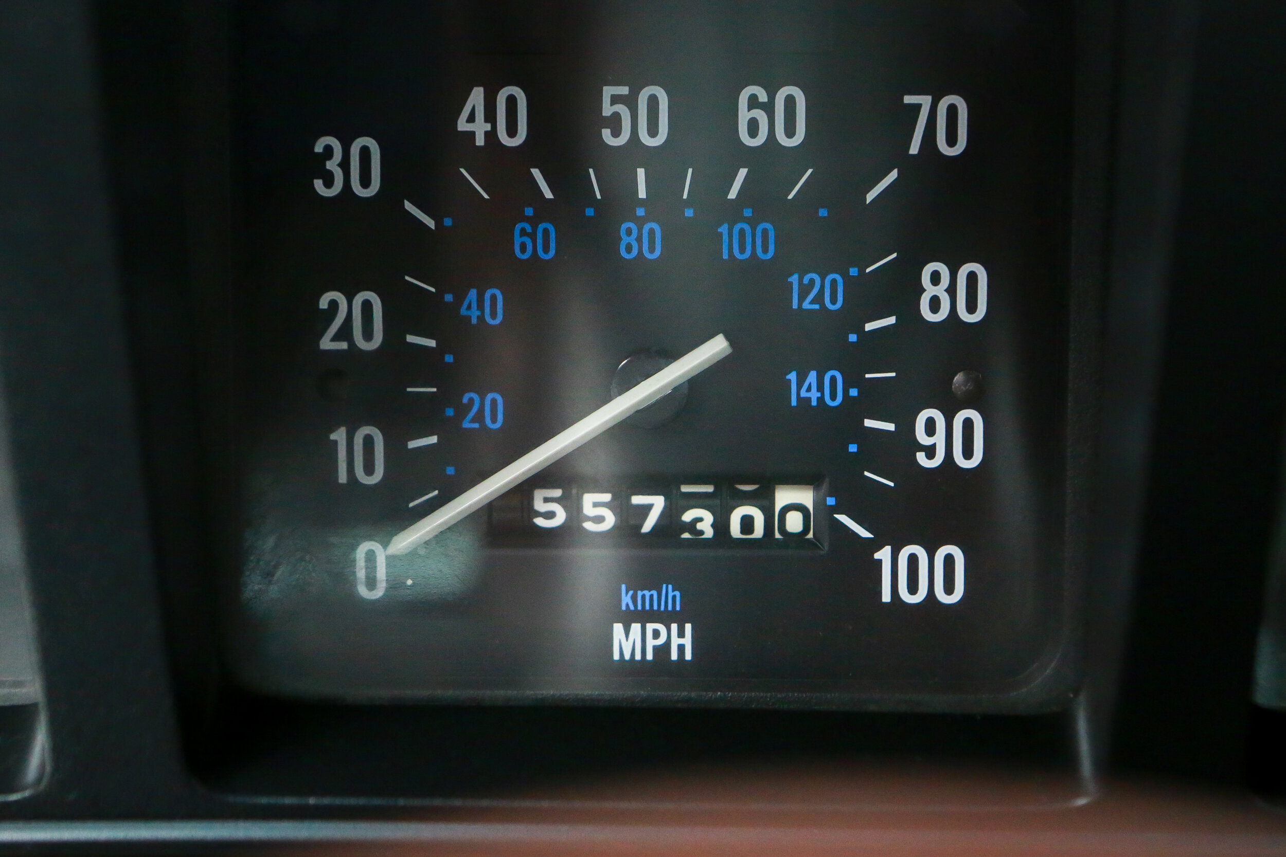 ROBERT_BASSAM_JEEP_GRAND_WAGONEER_BLUE_1989 (26).jpg