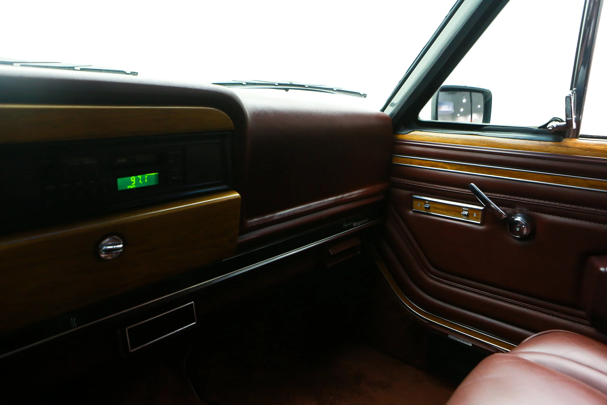 ROBERT_BASSAM_JEEP_GRAND_WAGONEER_BLUE_1989 (29).jpg