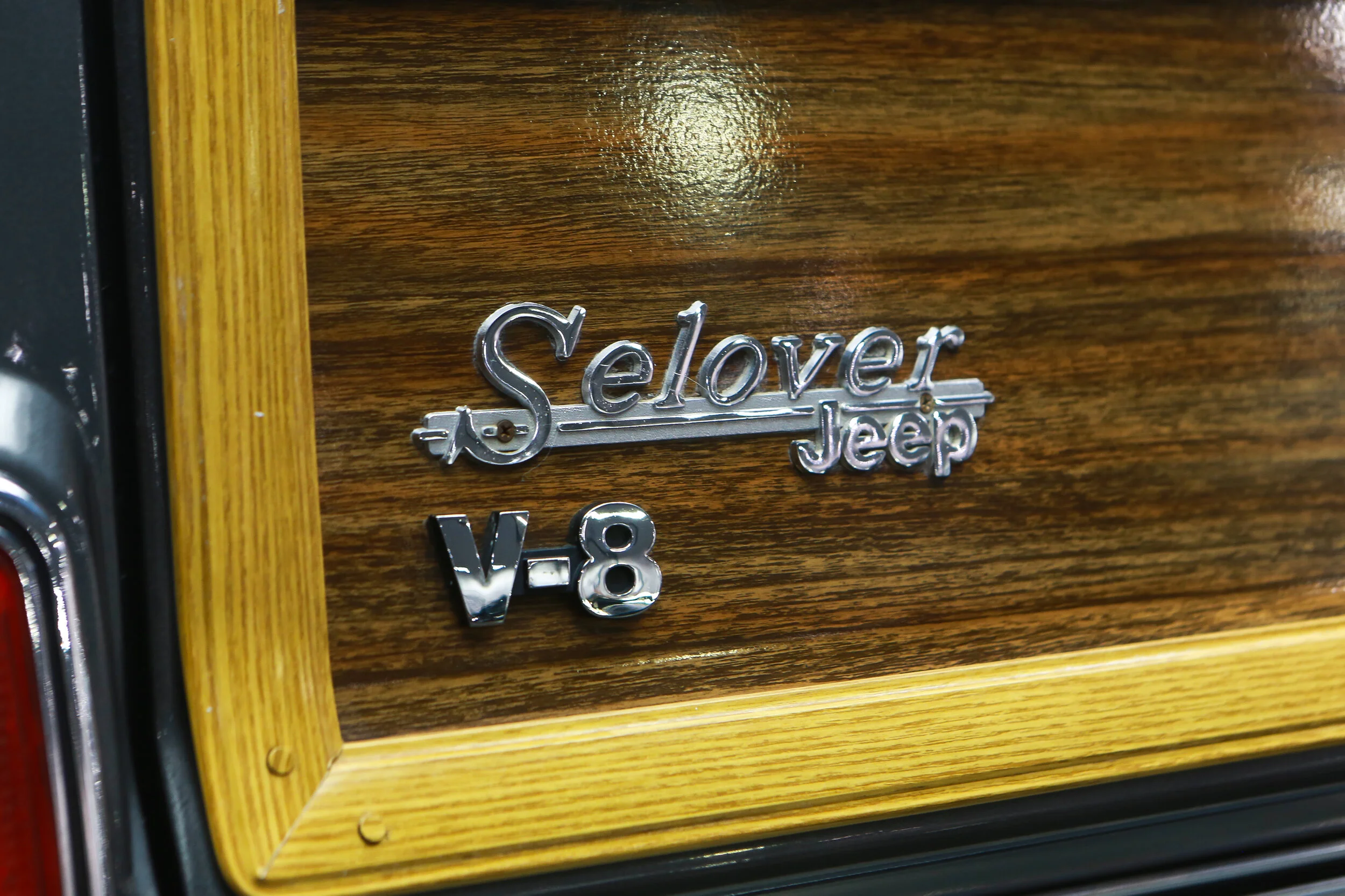 ROBERT_BASSAM_JEEP_GRAND_WAGONEER_BLUE_1989 (34).jpg