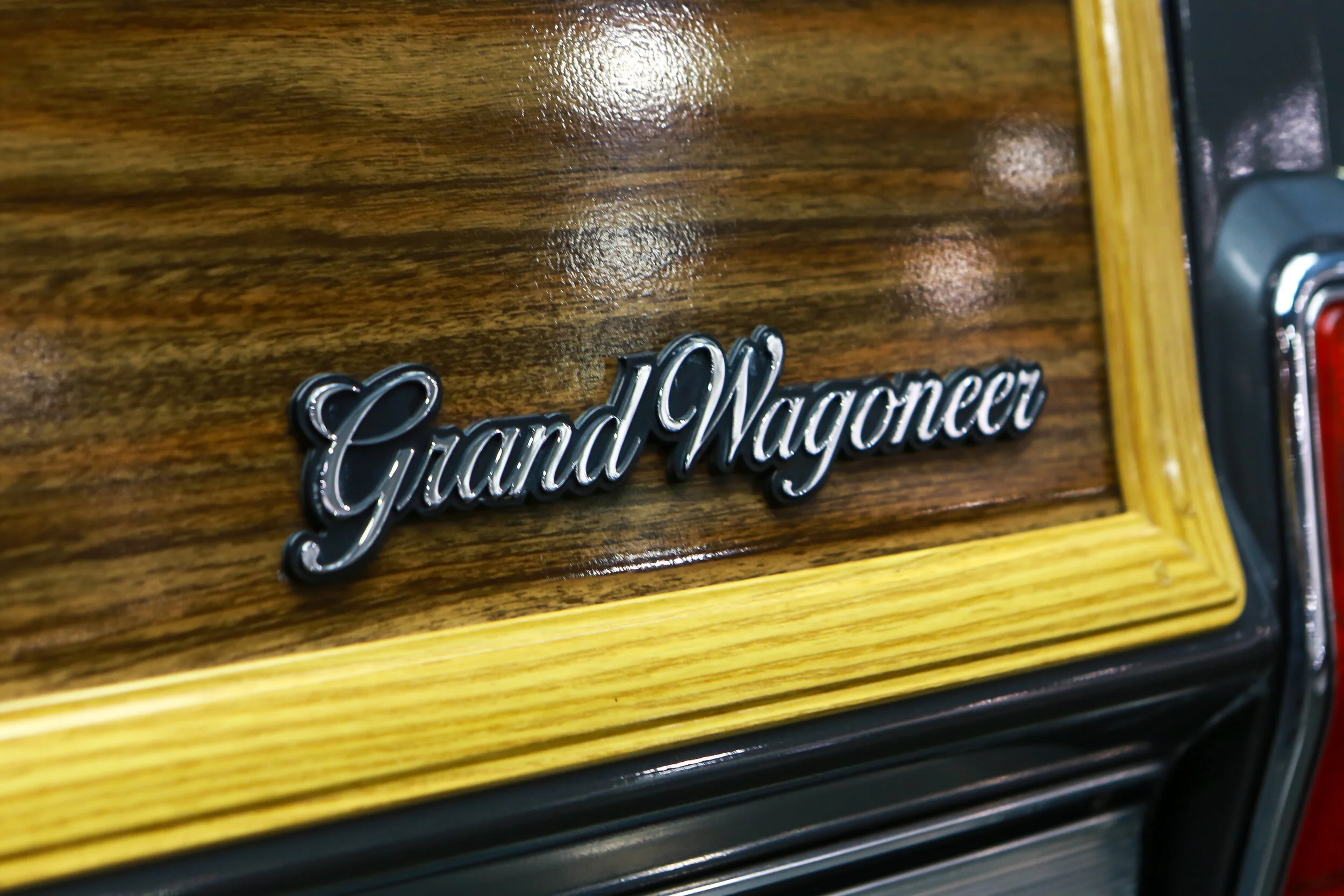 ROBERT_BASSAM_JEEP_GRAND_WAGONEER_BLUE_1989 (35).jpg