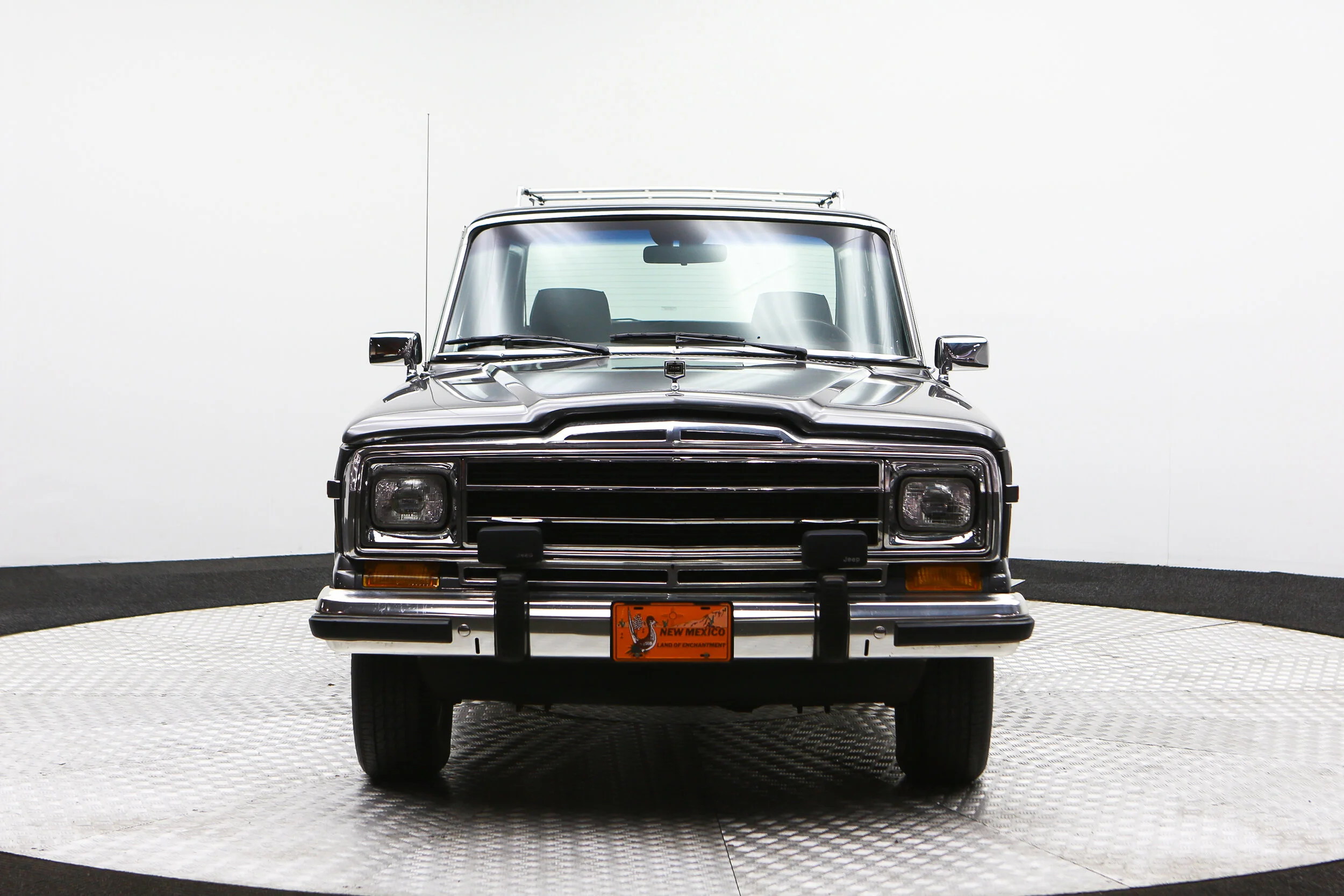 ROBERT_BASSAM_JEEP_GRAND_WAGONEER_BLUE_1989 (53).jpg