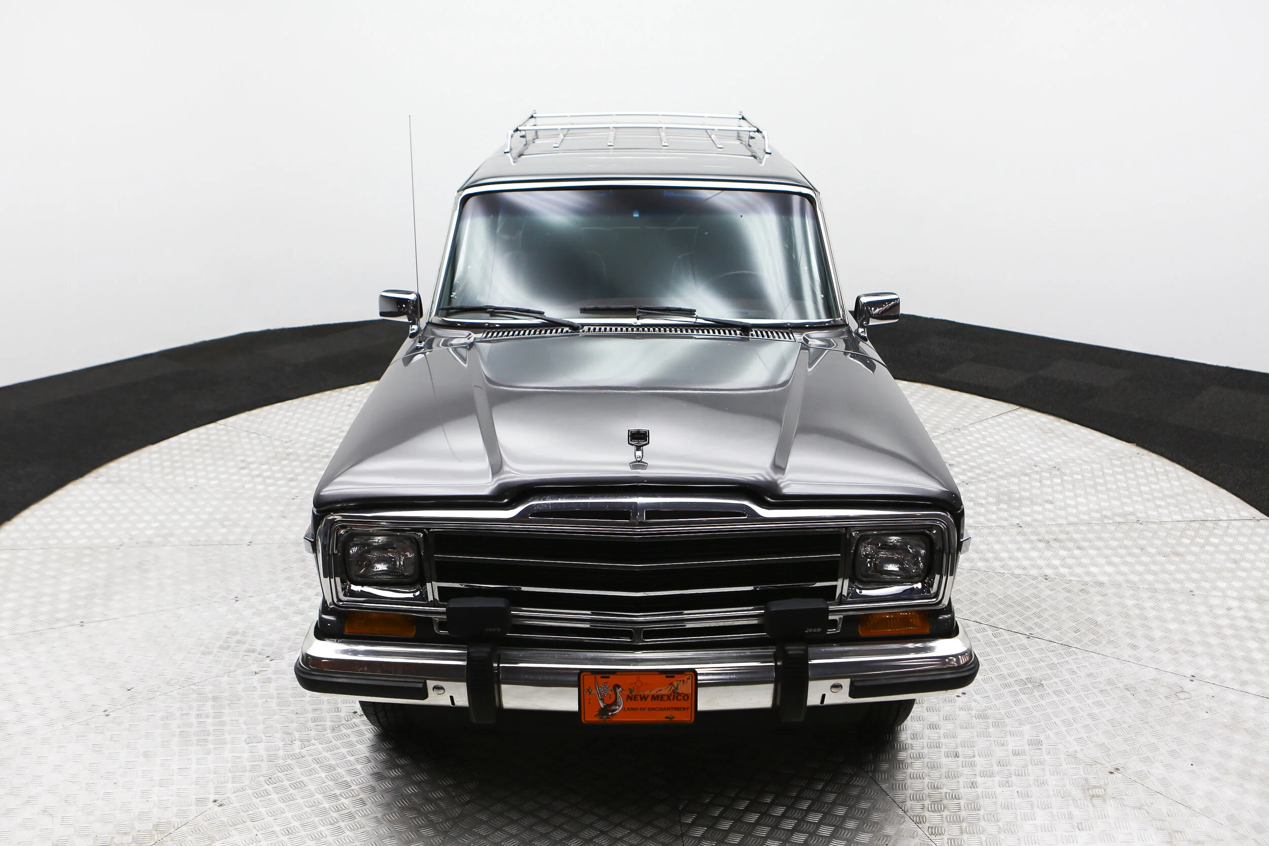 ROBERT_BASSAM_JEEP_GRAND_WAGONEER_BLUE_1989 (55).jpg
