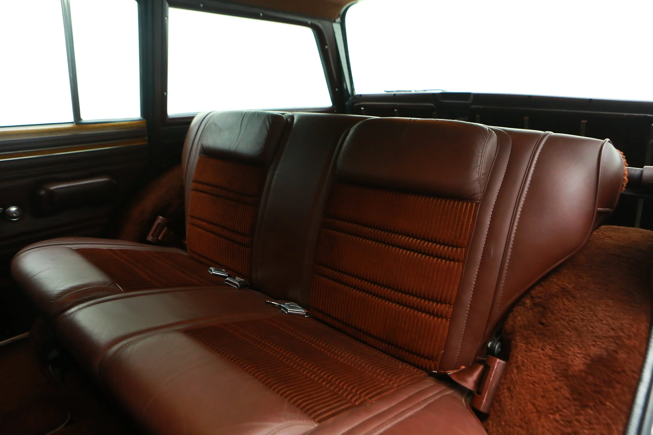 ROBERT_BASSAM_JEEP_GRAND_WAGONEER_BLUE_1989 (59).jpg