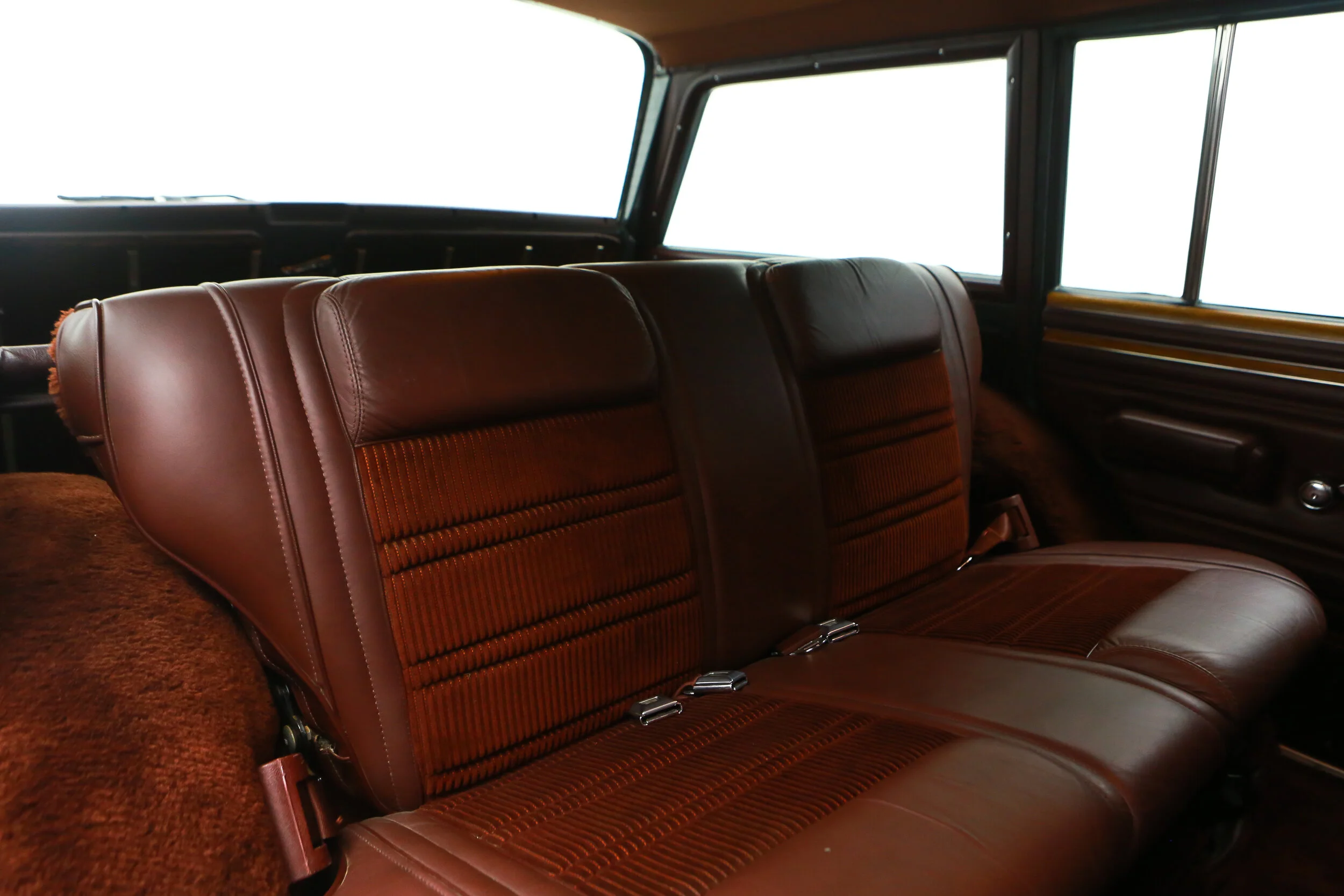 ROBERT_BASSAM_JEEP_GRAND_WAGONEER_BLUE_1989 (61).jpg
