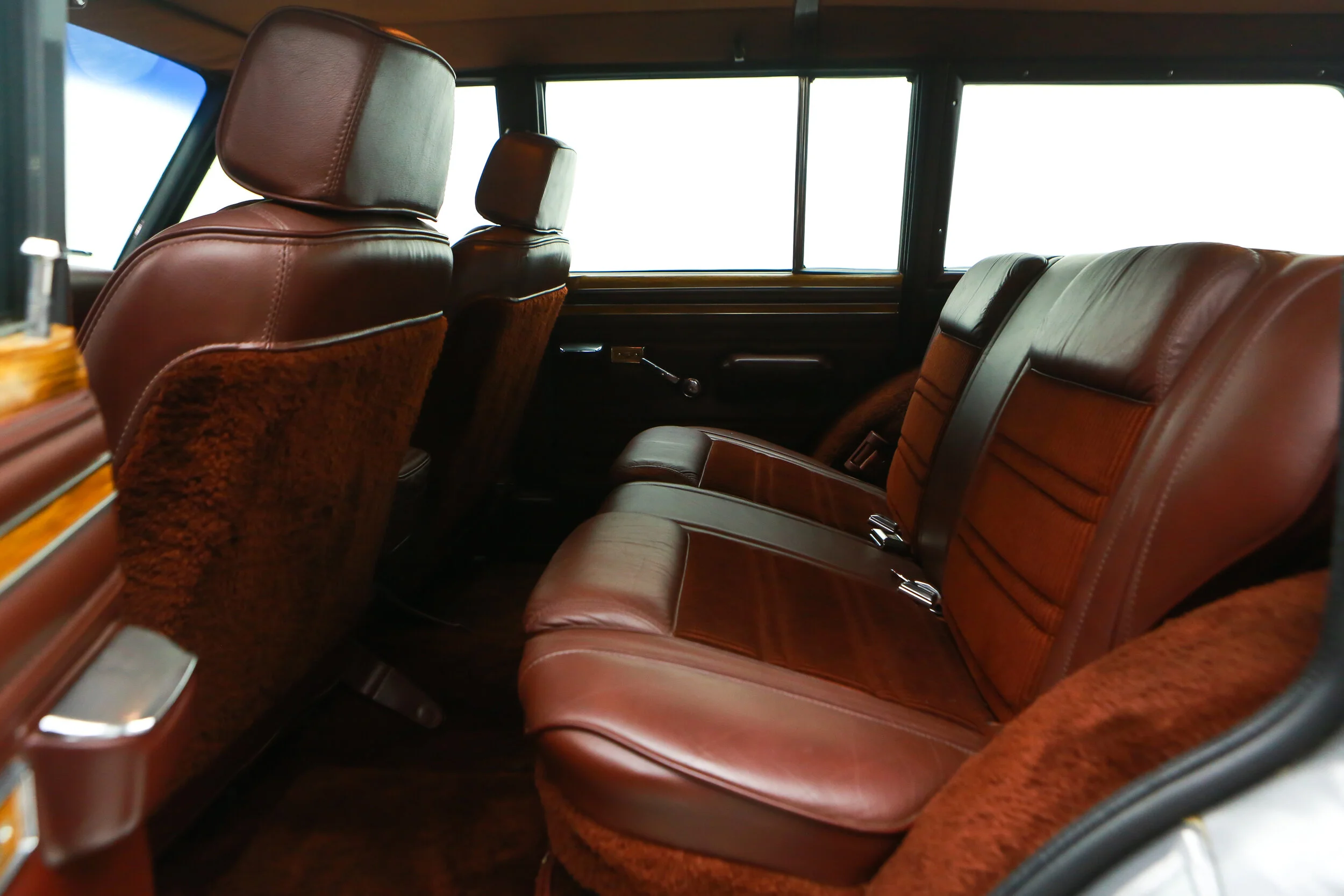 ROBERT_BASSAM_JEEP_GRAND_WAGONEER_BLUE_1989 (66).jpg