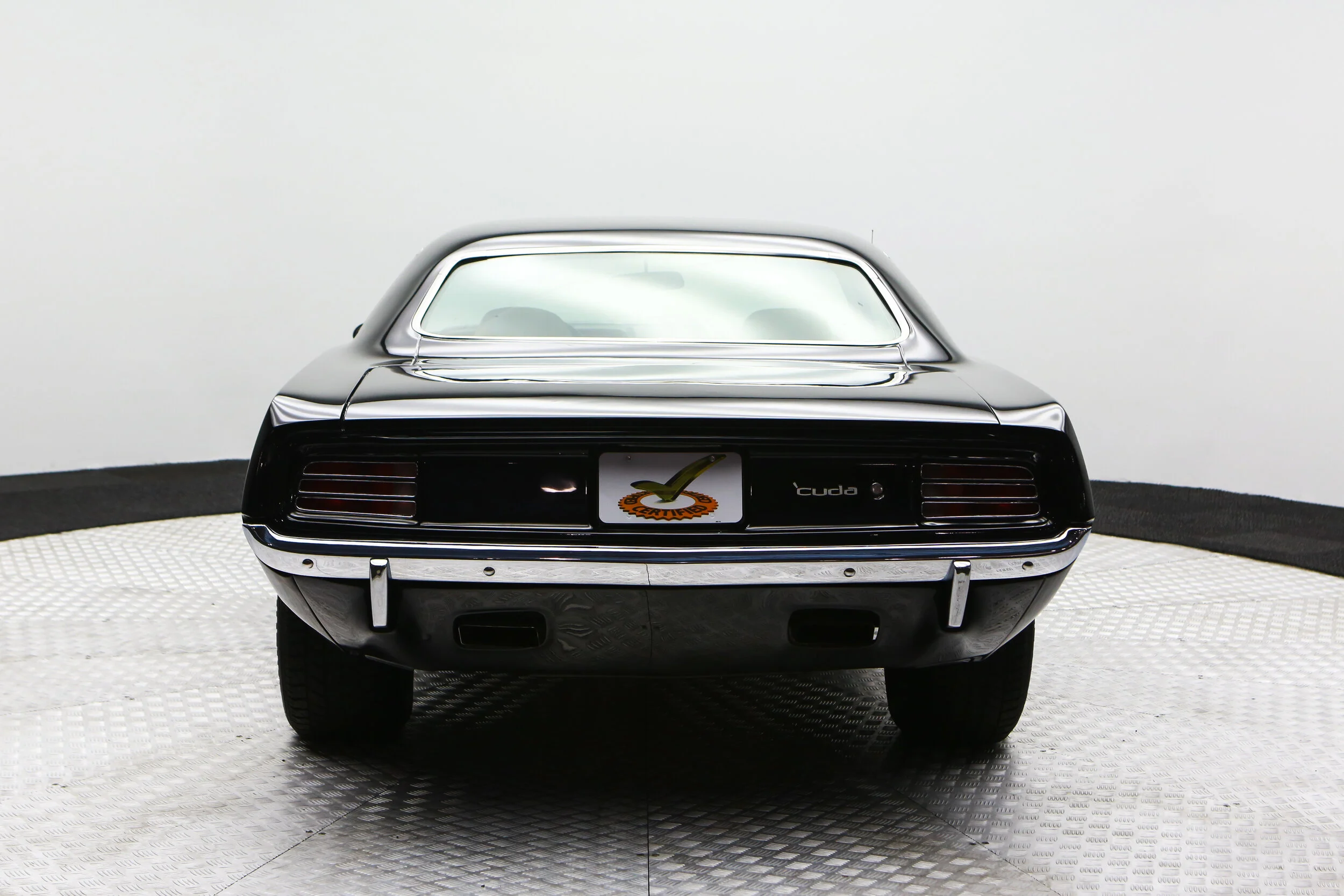 ROBERT_BASSAM_PLYMOUTH_BARACUDA_1970_BLACK (10).jpg