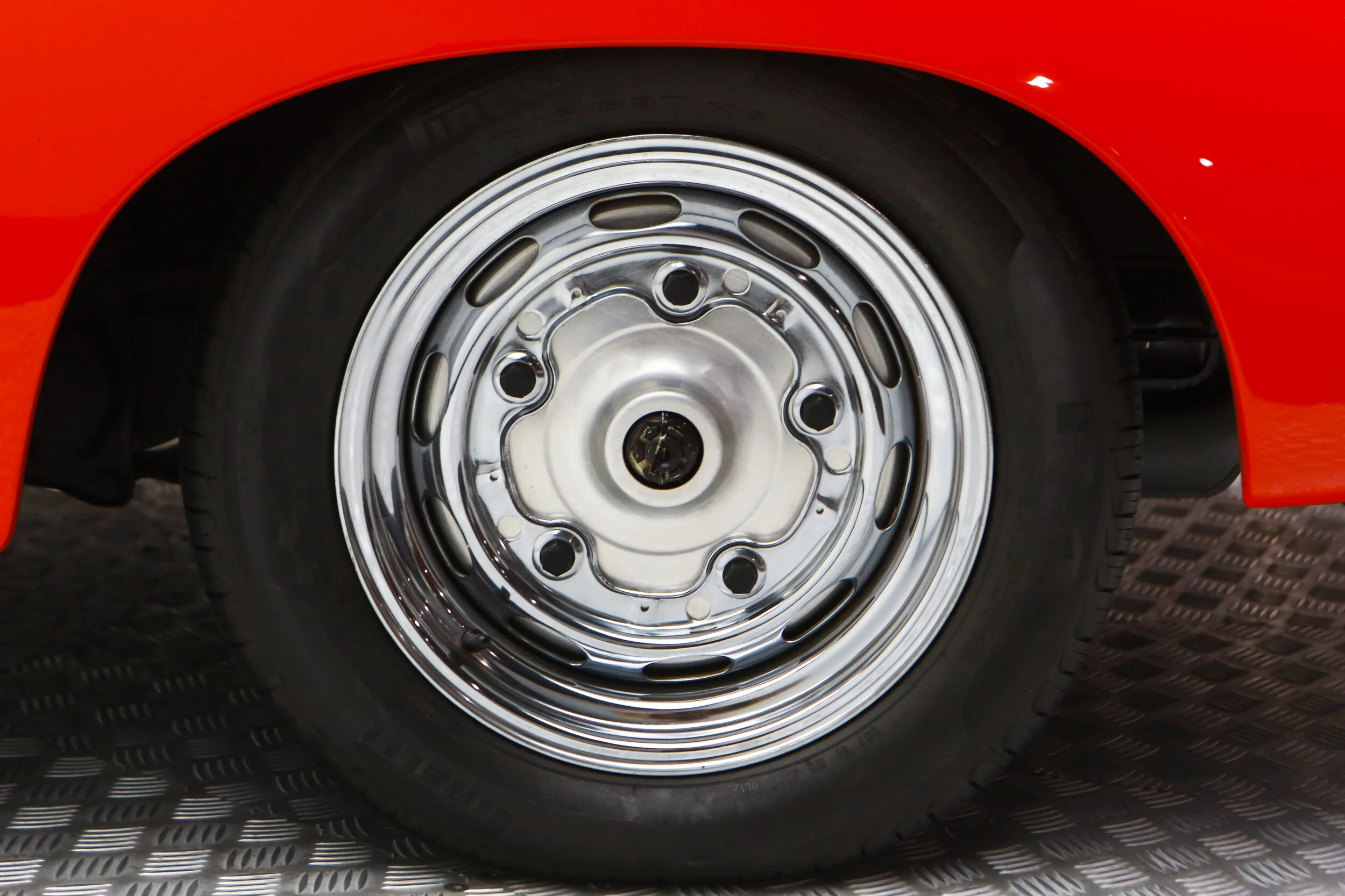 ROBERT_BASSAM_PORSCHE_356_SPEEDSTER_1957_RED (19).jpg